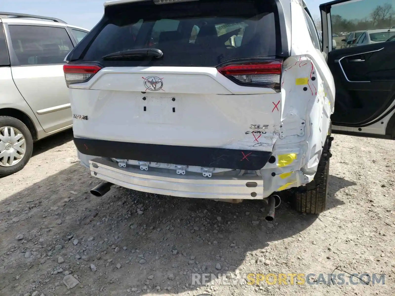 9 Photograph of a damaged car 2T3P1RFV7KC024072 TOYOTA RAV4 2019