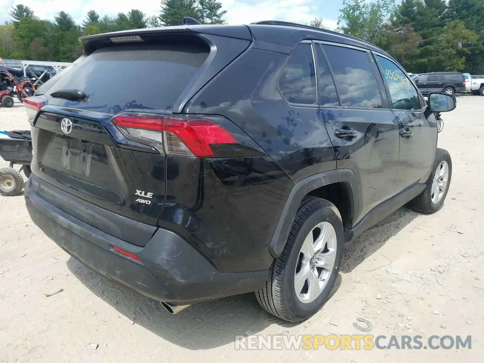 4 Photograph of a damaged car 2T3P1RFV7KC033824 TOYOTA RAV4 2019