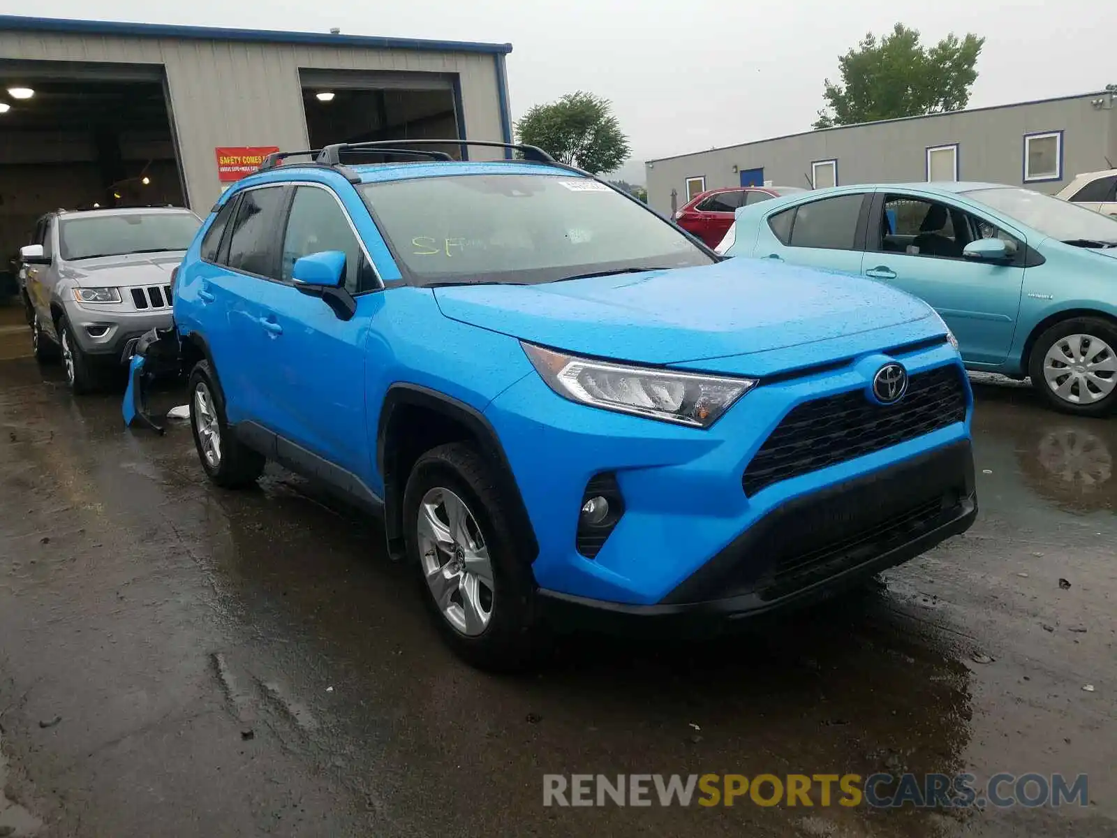 1 Photograph of a damaged car 2T3P1RFV7KC058044 TOYOTA RAV4 2019