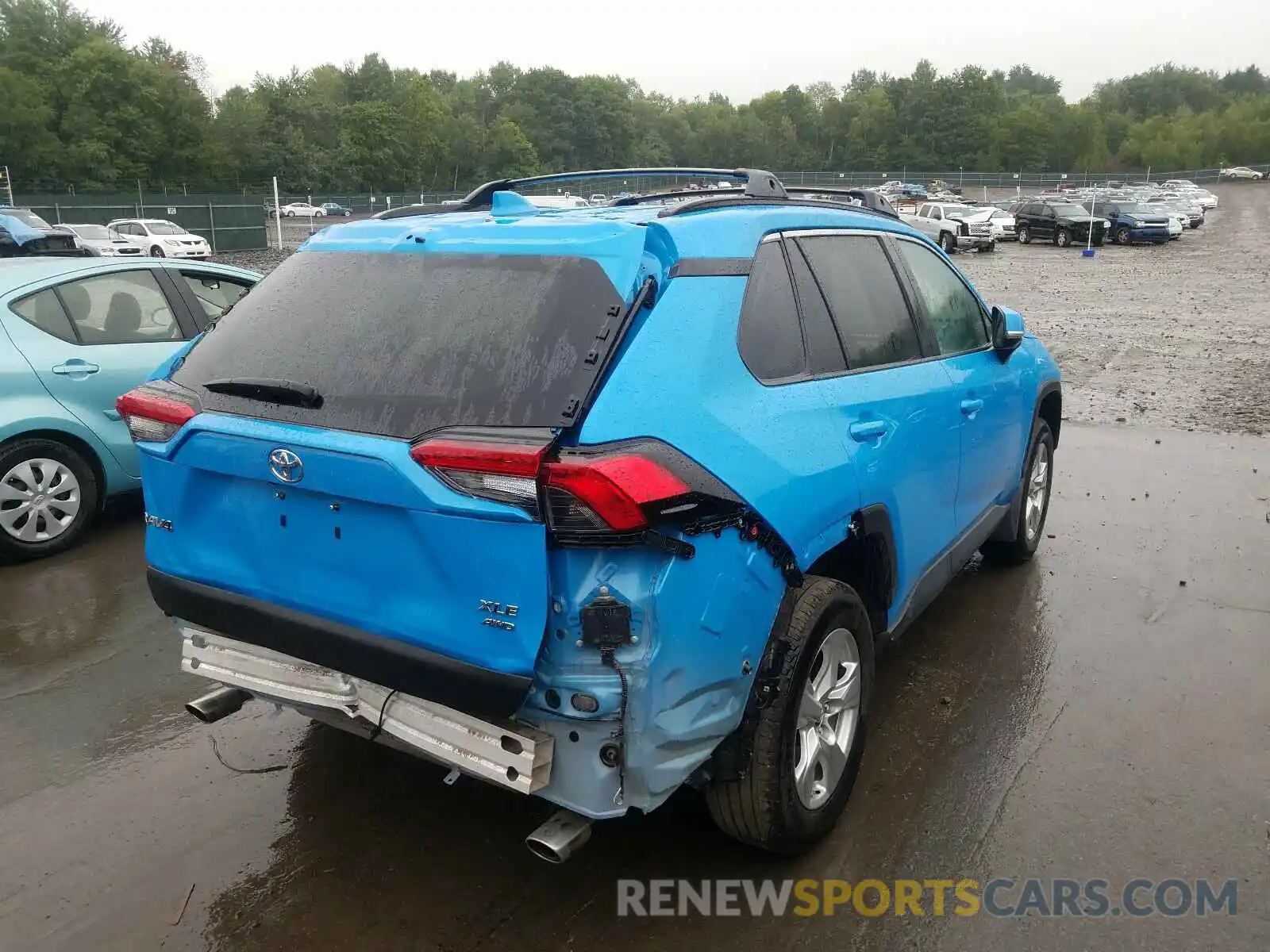 4 Photograph of a damaged car 2T3P1RFV7KC058044 TOYOTA RAV4 2019