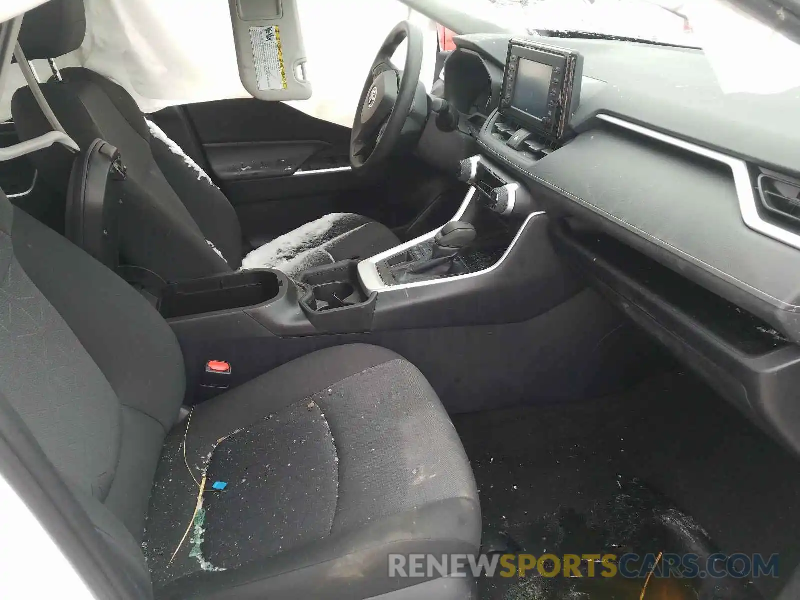 5 Photograph of a damaged car 2T3P1RFV7KW031487 TOYOTA RAV4 2019