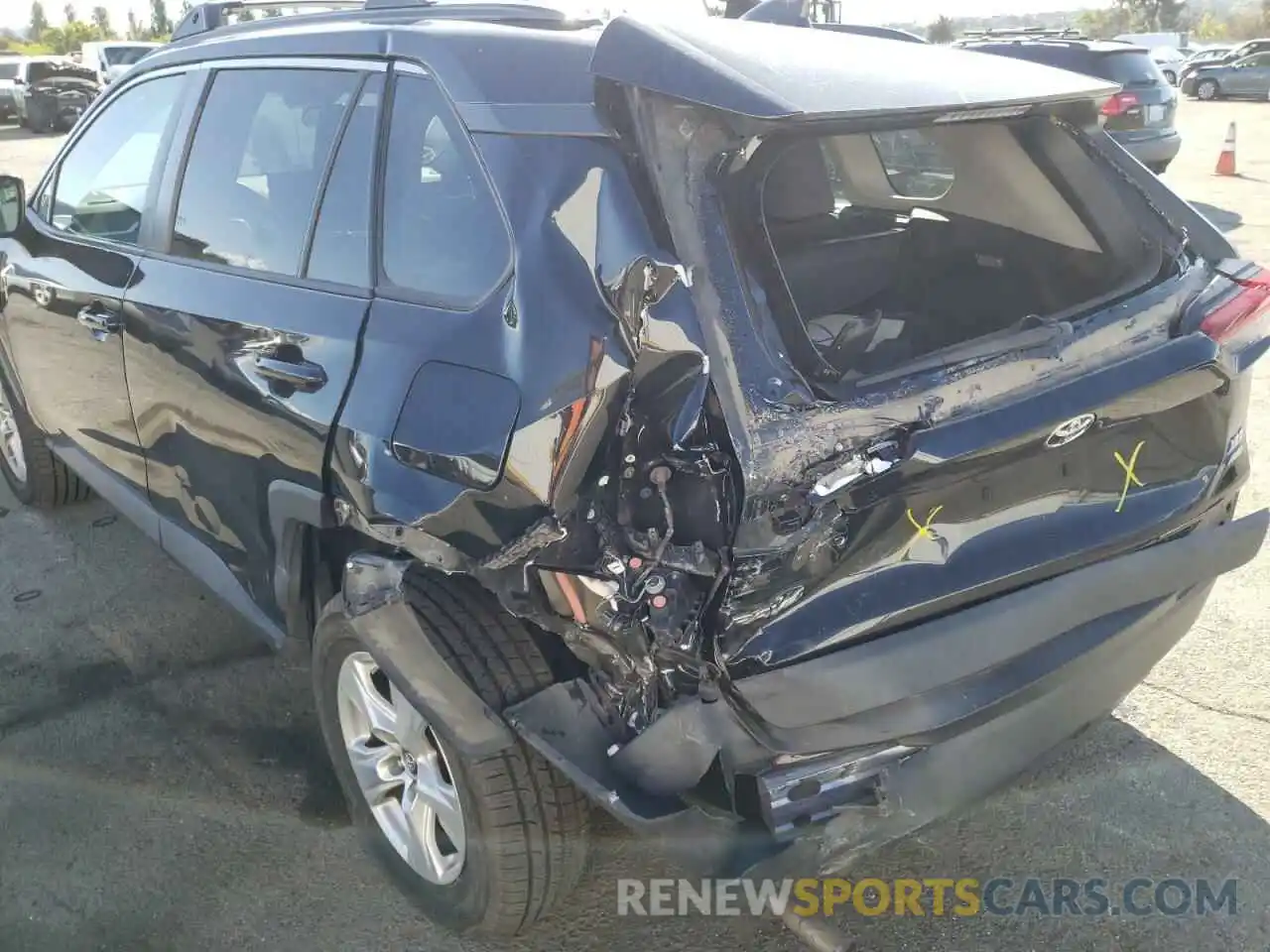 9 Photograph of a damaged car 2T3P1RFV7KW032719 TOYOTA RAV4 2019