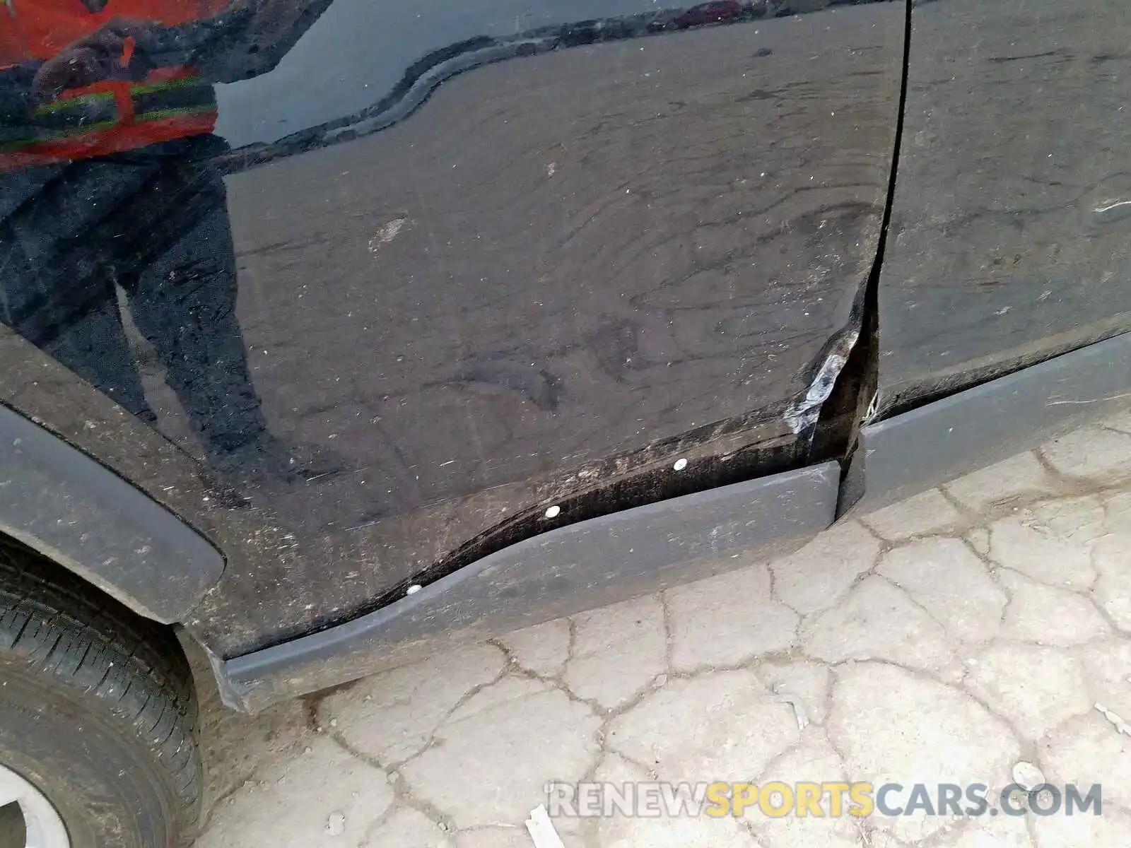 9 Photograph of a damaged car 2T3P1RFV7KW035751 TOYOTA RAV4 2019