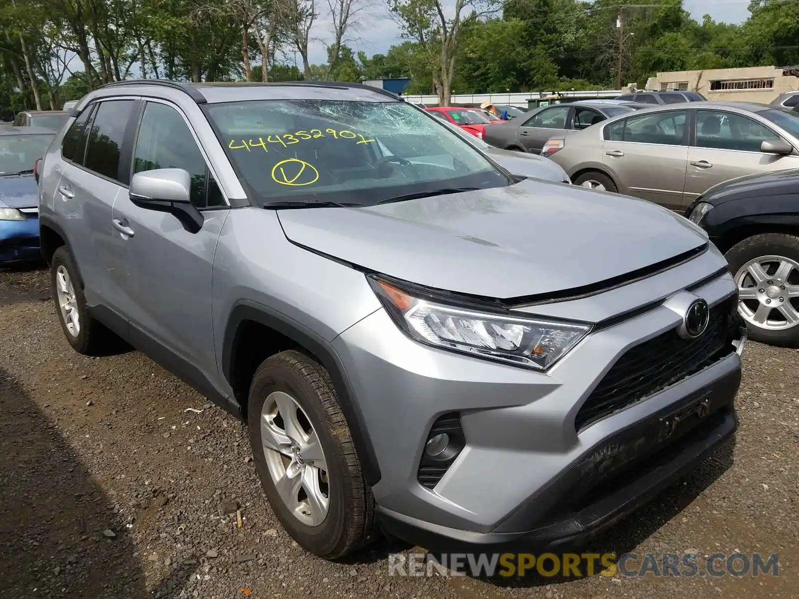 1 Photograph of a damaged car 2T3P1RFV7KW039833 TOYOTA RAV4 2019