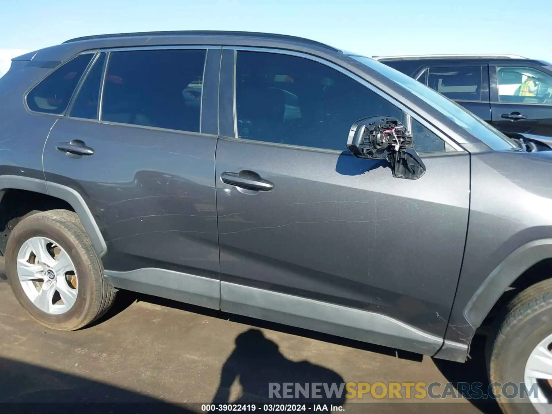 13 Photograph of a damaged car 2T3P1RFV7KW042537 TOYOTA RAV4 2019