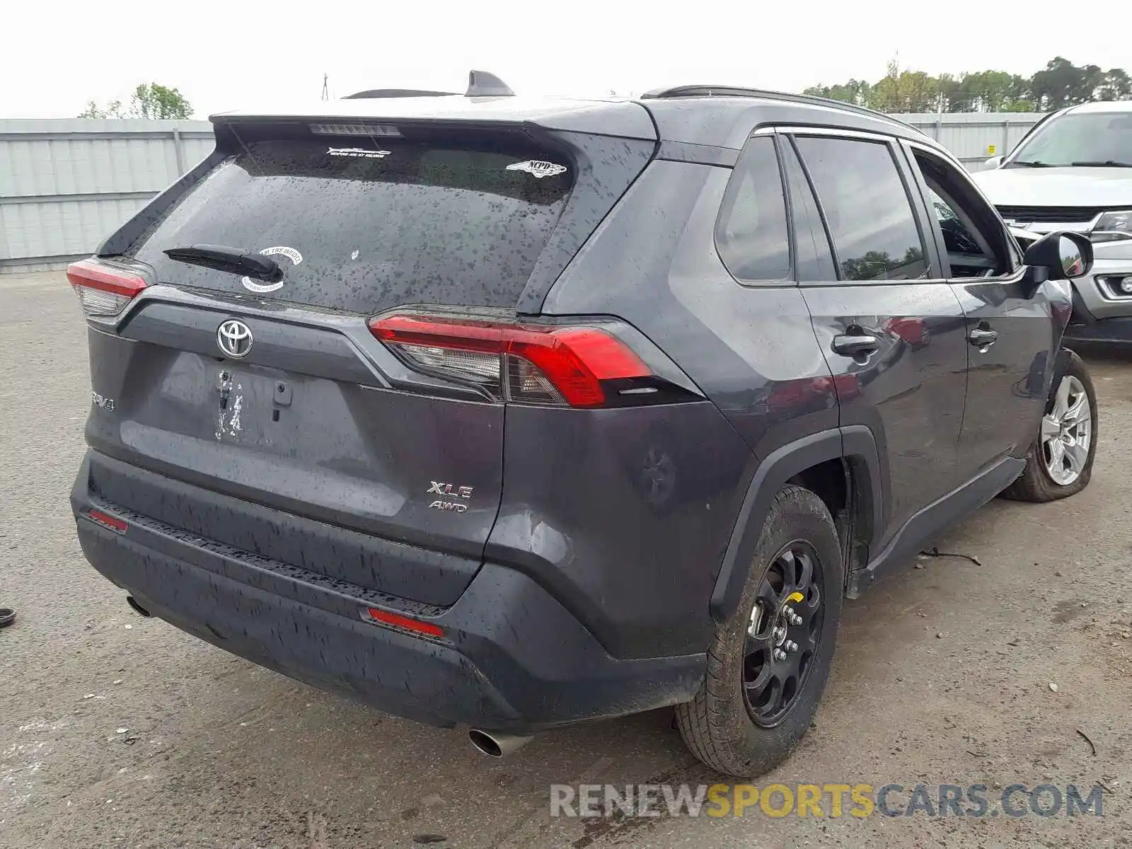 4 Photograph of a damaged car 2T3P1RFV7KW043638 TOYOTA RAV4 2019