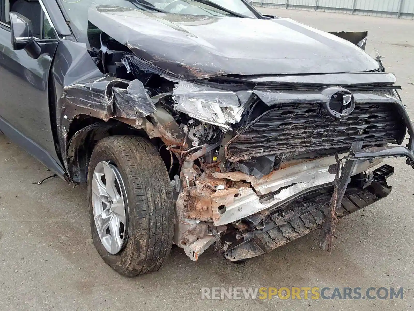 9 Фотография поврежденного автомобиля 2T3P1RFV7KW043638 TOYOTA RAV4 2019
