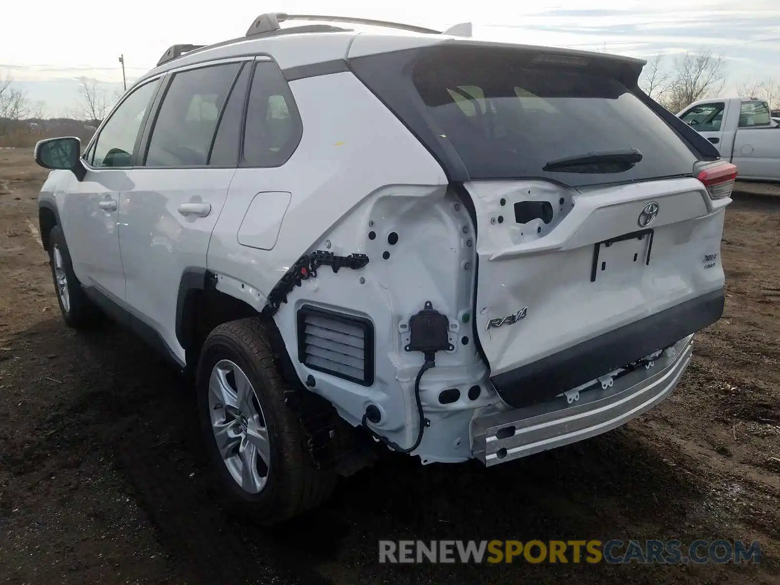 3 Photograph of a damaged car 2T3P1RFV7KW045809 TOYOTA RAV4 2019