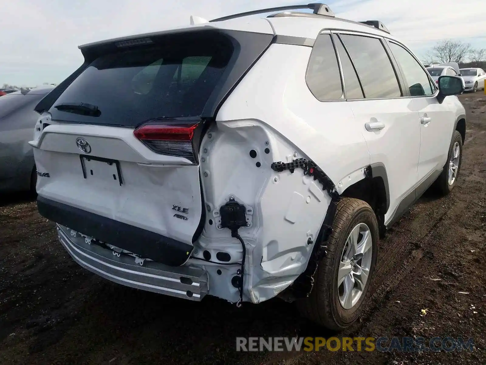 4 Photograph of a damaged car 2T3P1RFV7KW045809 TOYOTA RAV4 2019