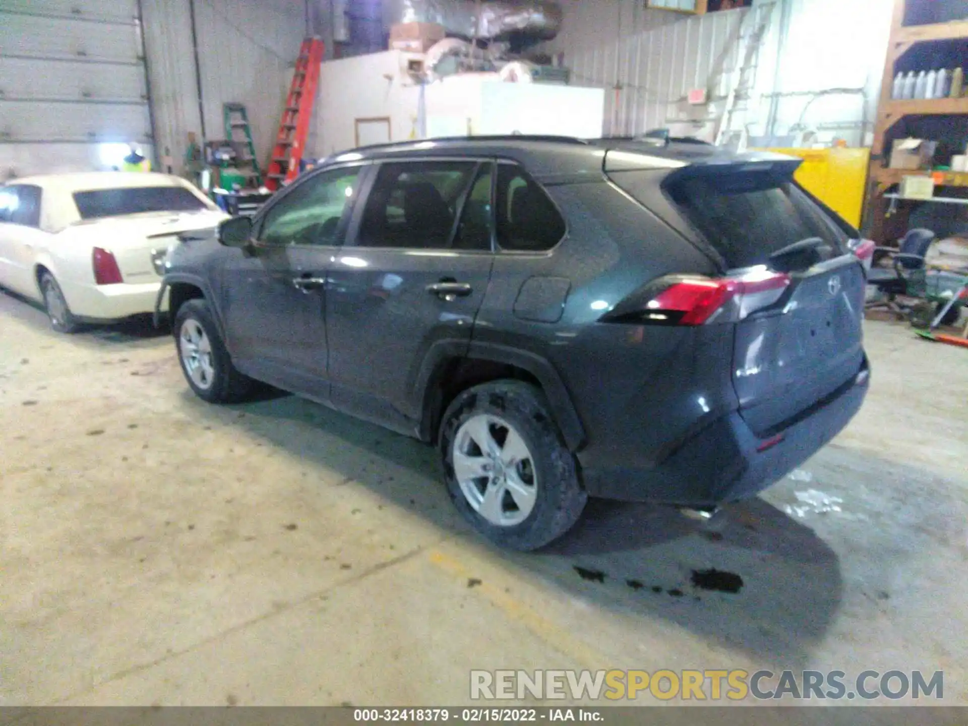 3 Photograph of a damaged car 2T3P1RFV7KW064621 TOYOTA RAV4 2019