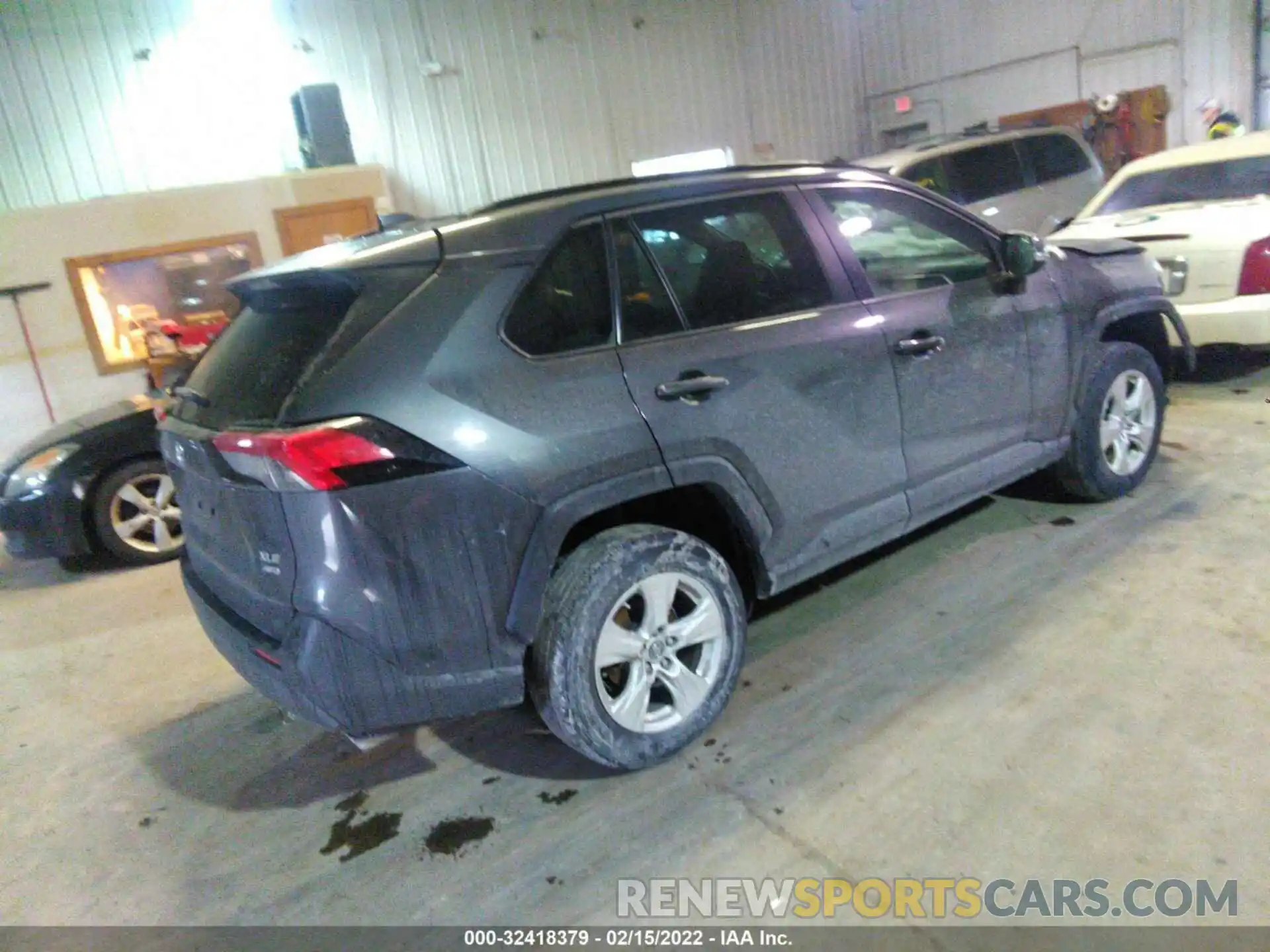 4 Photograph of a damaged car 2T3P1RFV7KW064621 TOYOTA RAV4 2019