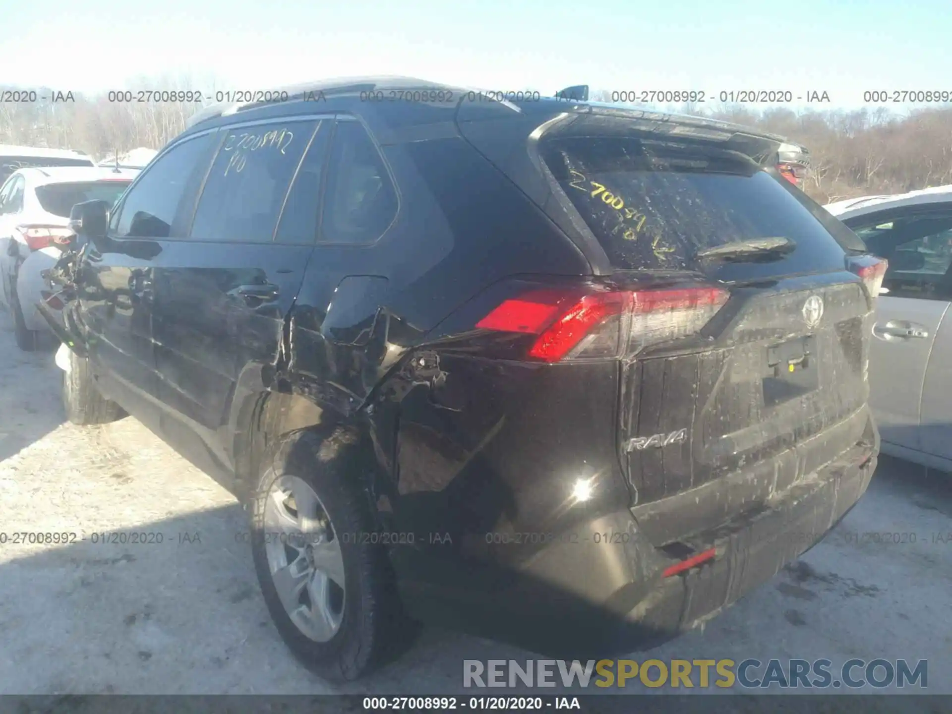 3 Photograph of a damaged car 2T3P1RFV7KW072010 TOYOTA RAV4 2019