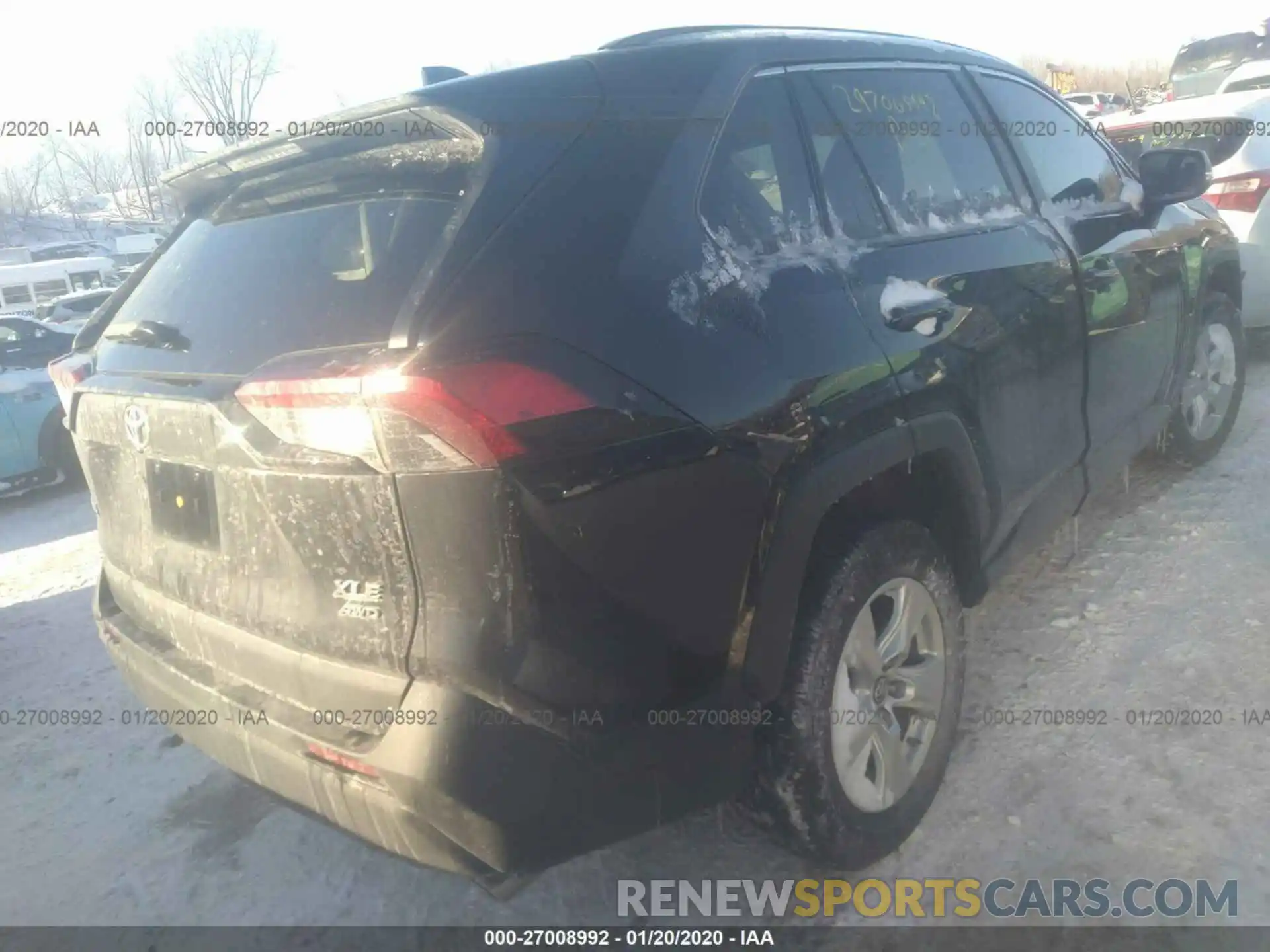 4 Photograph of a damaged car 2T3P1RFV7KW072010 TOYOTA RAV4 2019