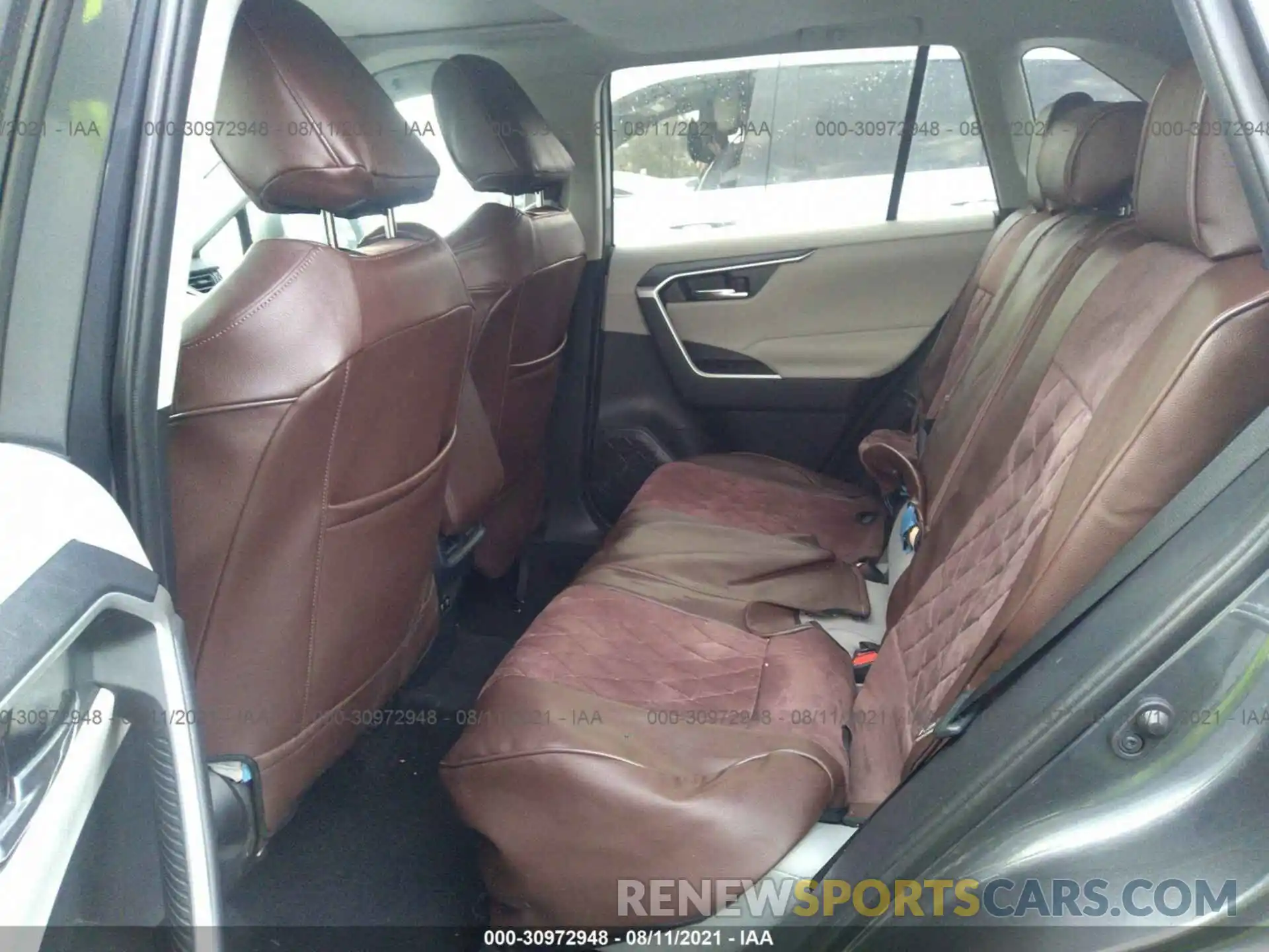 8 Photograph of a damaged car 2T3P1RFV7KW076431 TOYOTA RAV4 2019