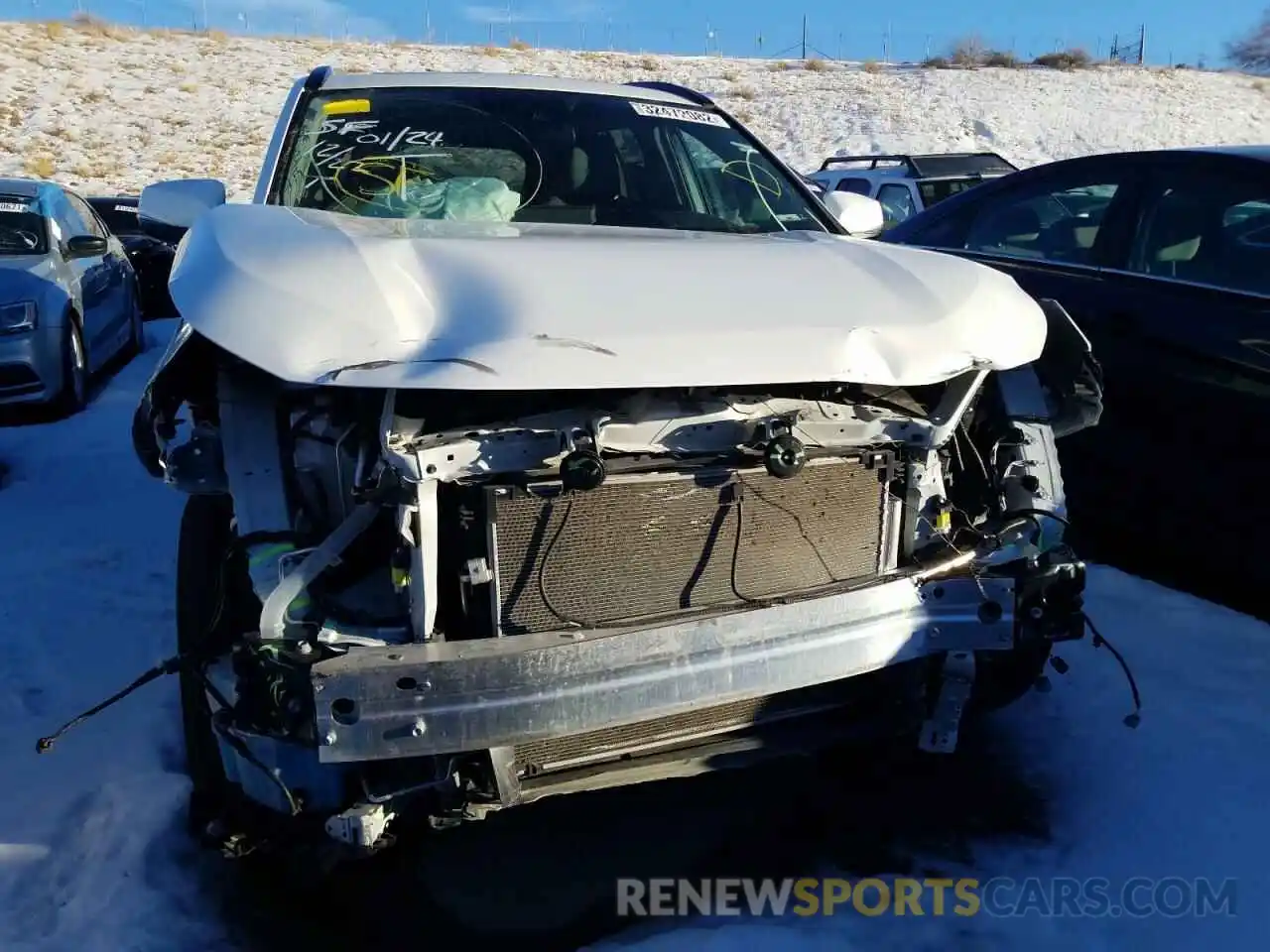 9 Photograph of a damaged car 2T3P1RFV7KW079894 TOYOTA RAV4 2019