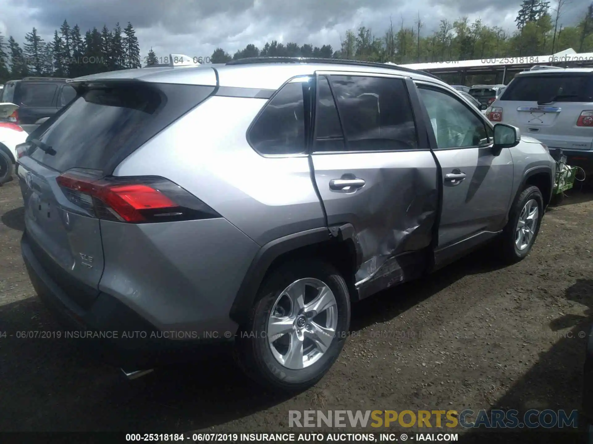 4 Photograph of a damaged car 2T3P1RFV8KC002937 TOYOTA RAV4 2019