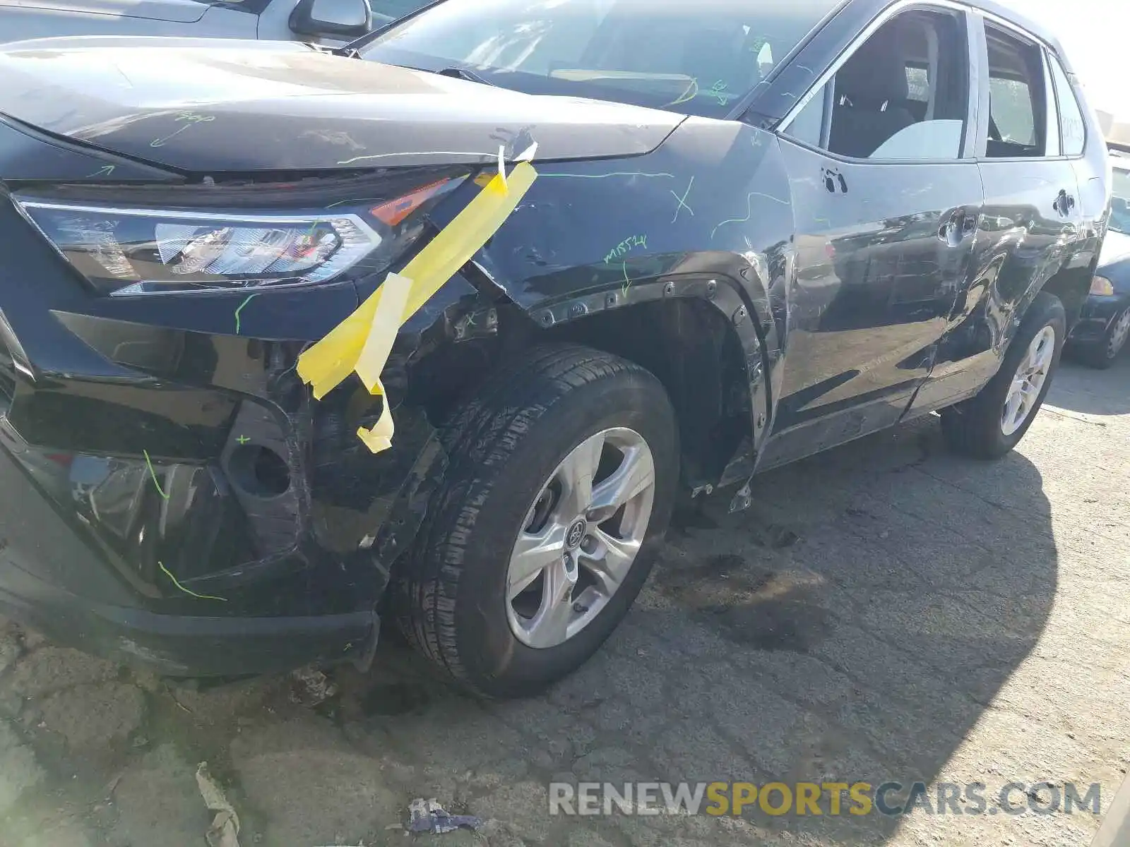 9 Photograph of a damaged car 2T3P1RFV8KC005823 TOYOTA RAV4 2019