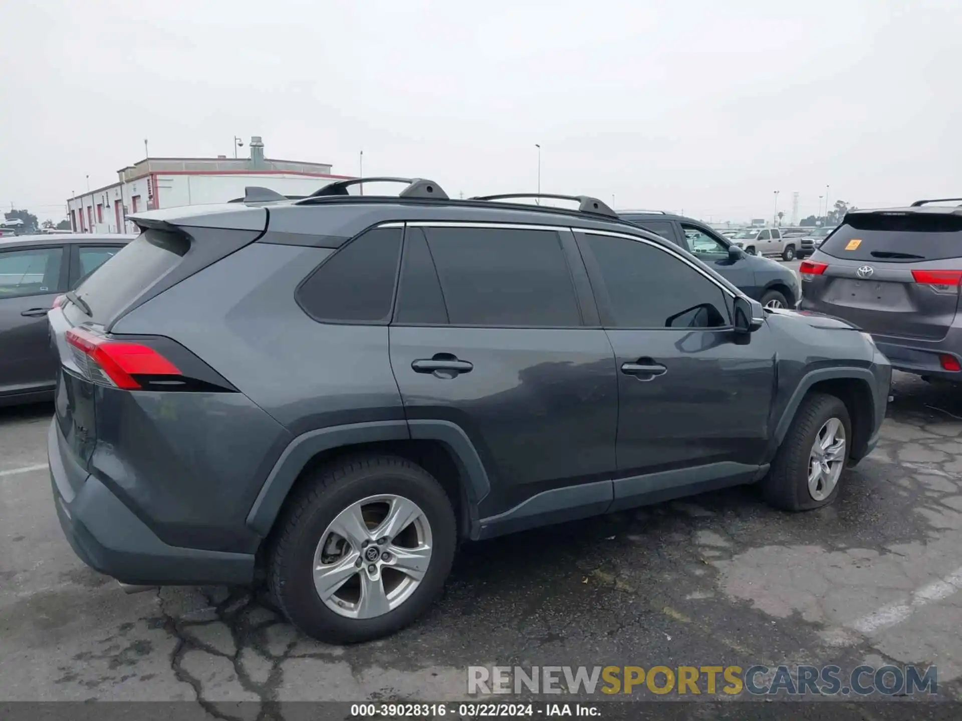 12 Фотография поврежденного автомобиля 2T3P1RFV8KC011590 TOYOTA RAV4 2019