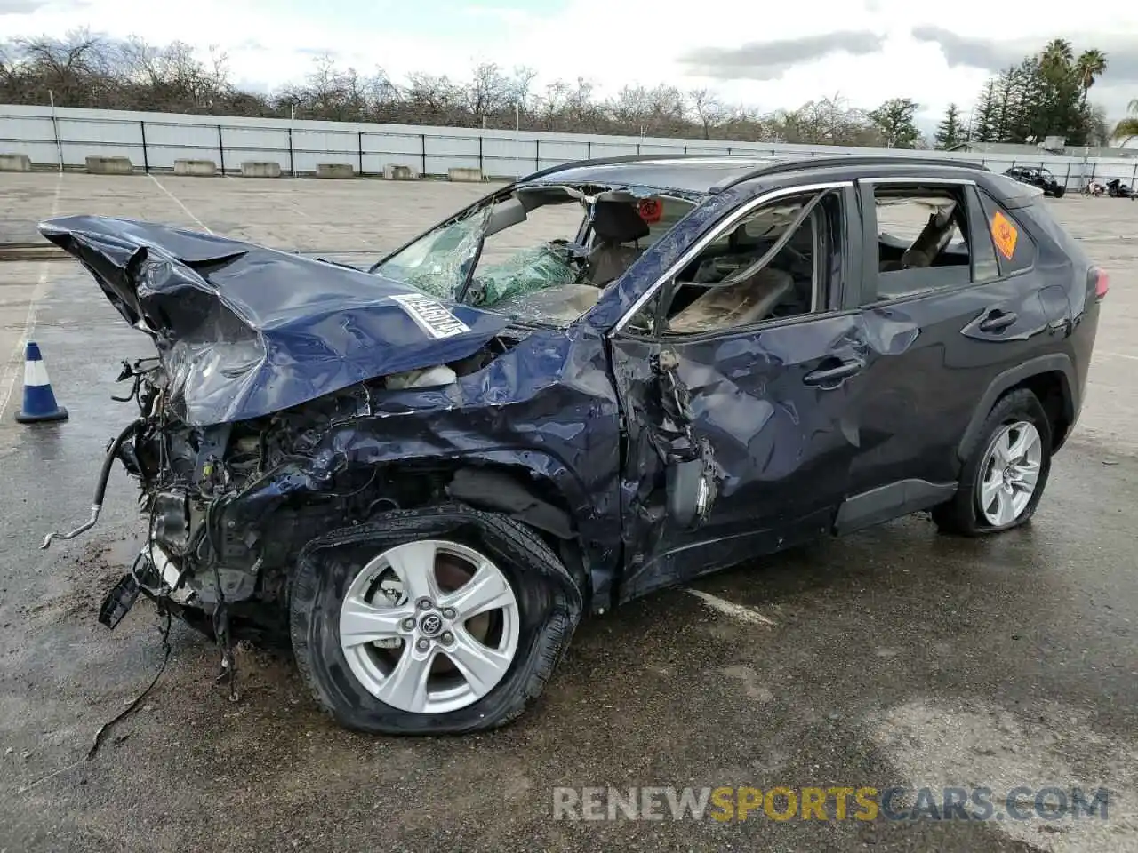 1 Photograph of a damaged car 2T3P1RFV8KC015395 TOYOTA RAV4 2019