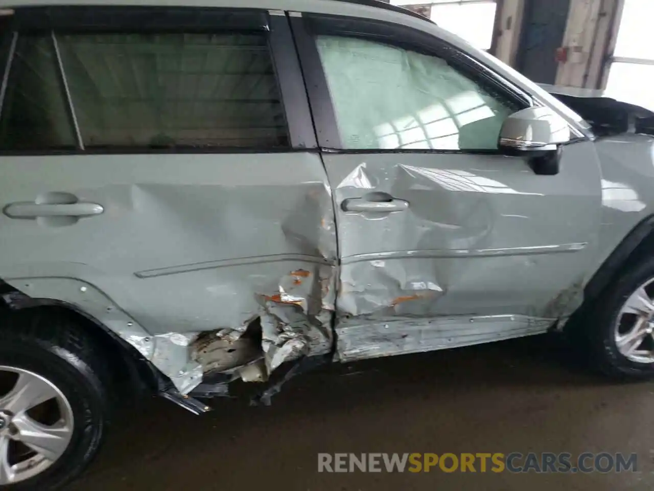 9 Photograph of a damaged car 2T3P1RFV8KC015607 TOYOTA RAV4 2019