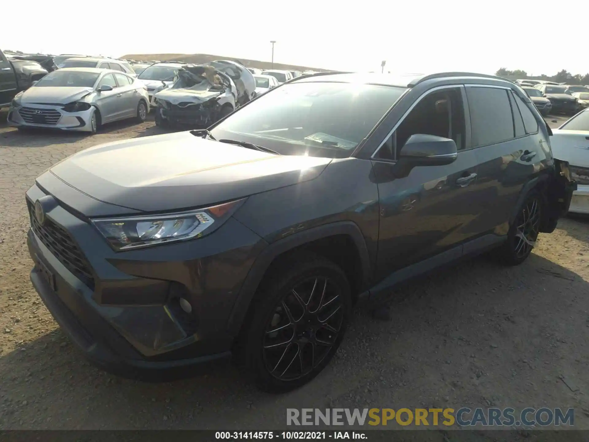 2 Фотография поврежденного автомобиля 2T3P1RFV8KC015879 TOYOTA RAV4 2019