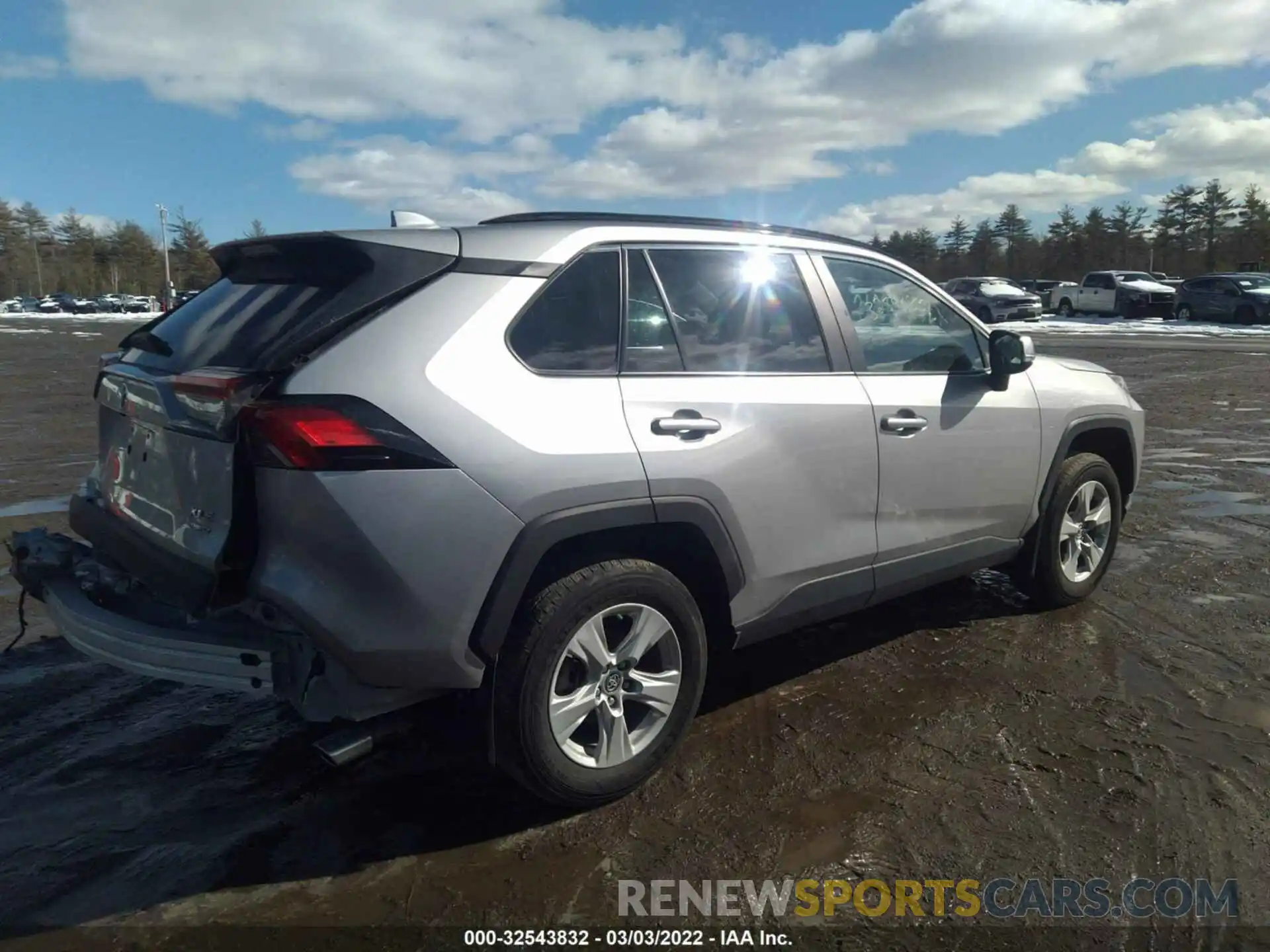 4 Photograph of a damaged car 2T3P1RFV8KC018197 TOYOTA RAV4 2019