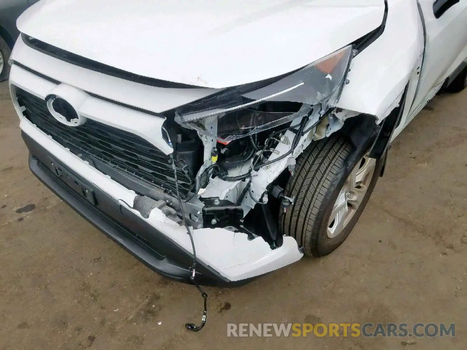 9 Photograph of a damaged car 2T3P1RFV8KC021763 TOYOTA RAV4 2019