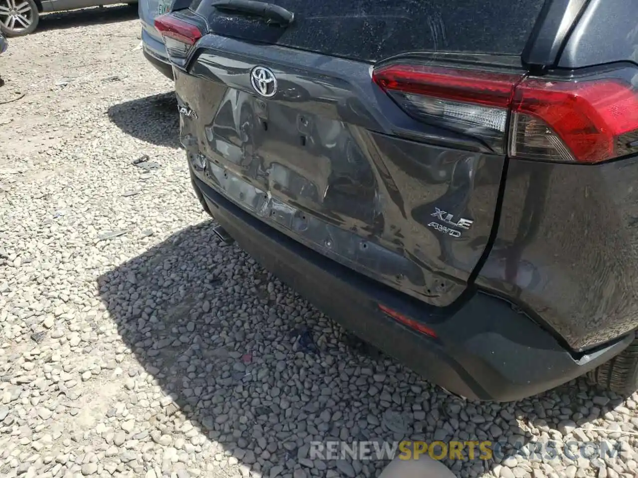 9 Photograph of a damaged car 2T3P1RFV8KC026493 TOYOTA RAV4 2019