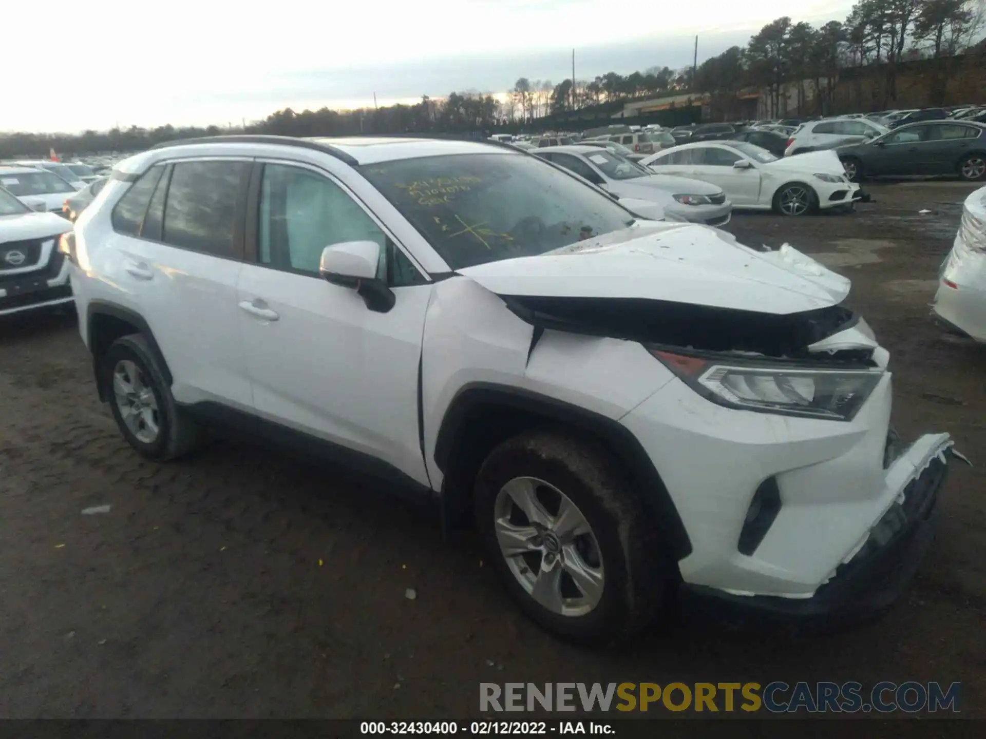 1 Photograph of a damaged car 2T3P1RFV8KC029099 TOYOTA RAV4 2019