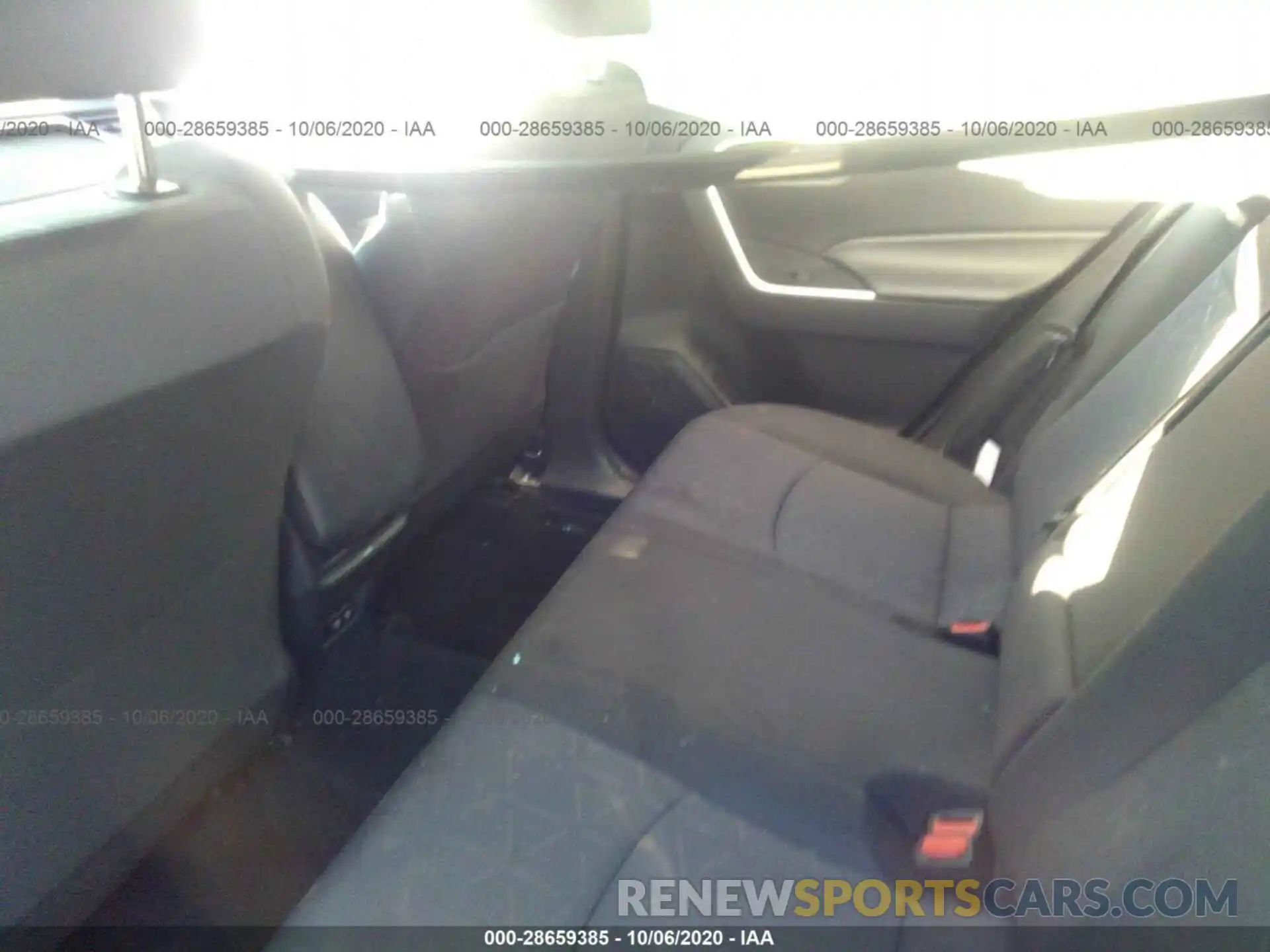 8 Photograph of a damaged car 2T3P1RFV8KC047148 TOYOTA RAV4 2019