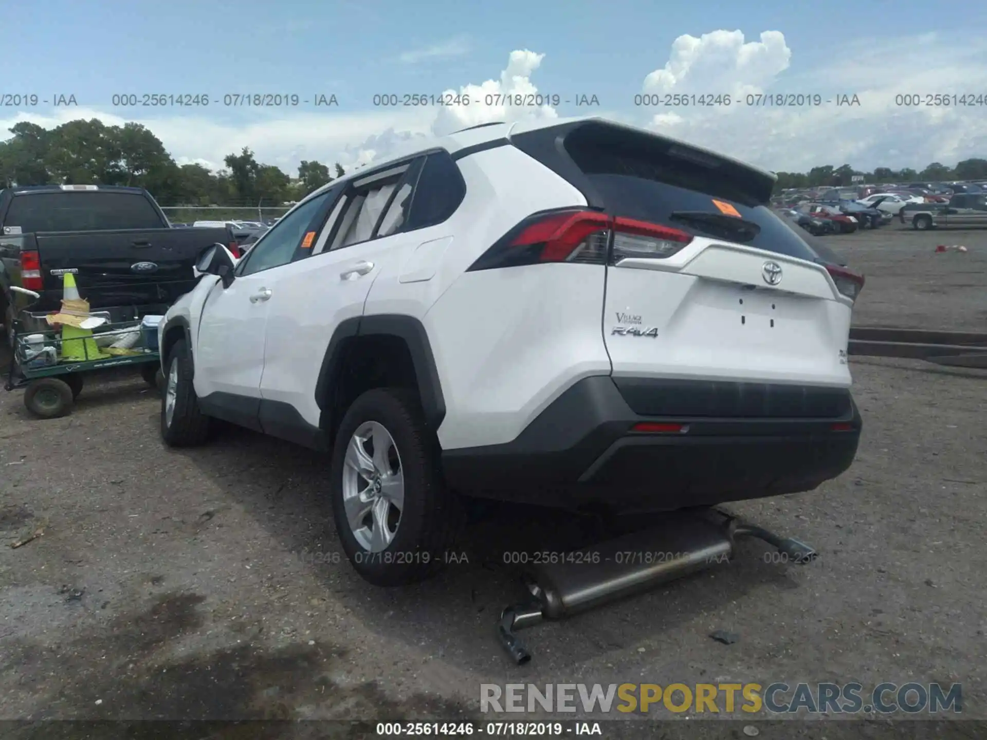 3 Photograph of a damaged car 2T3P1RFV8KW006811 TOYOTA RAV4 2019