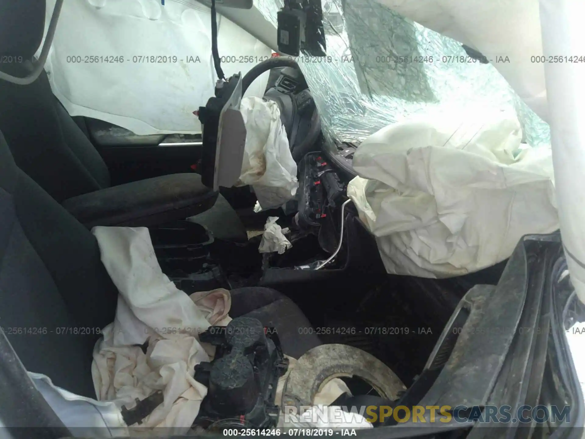 5 Фотография поврежденного автомобиля 2T3P1RFV8KW006811 TOYOTA RAV4 2019