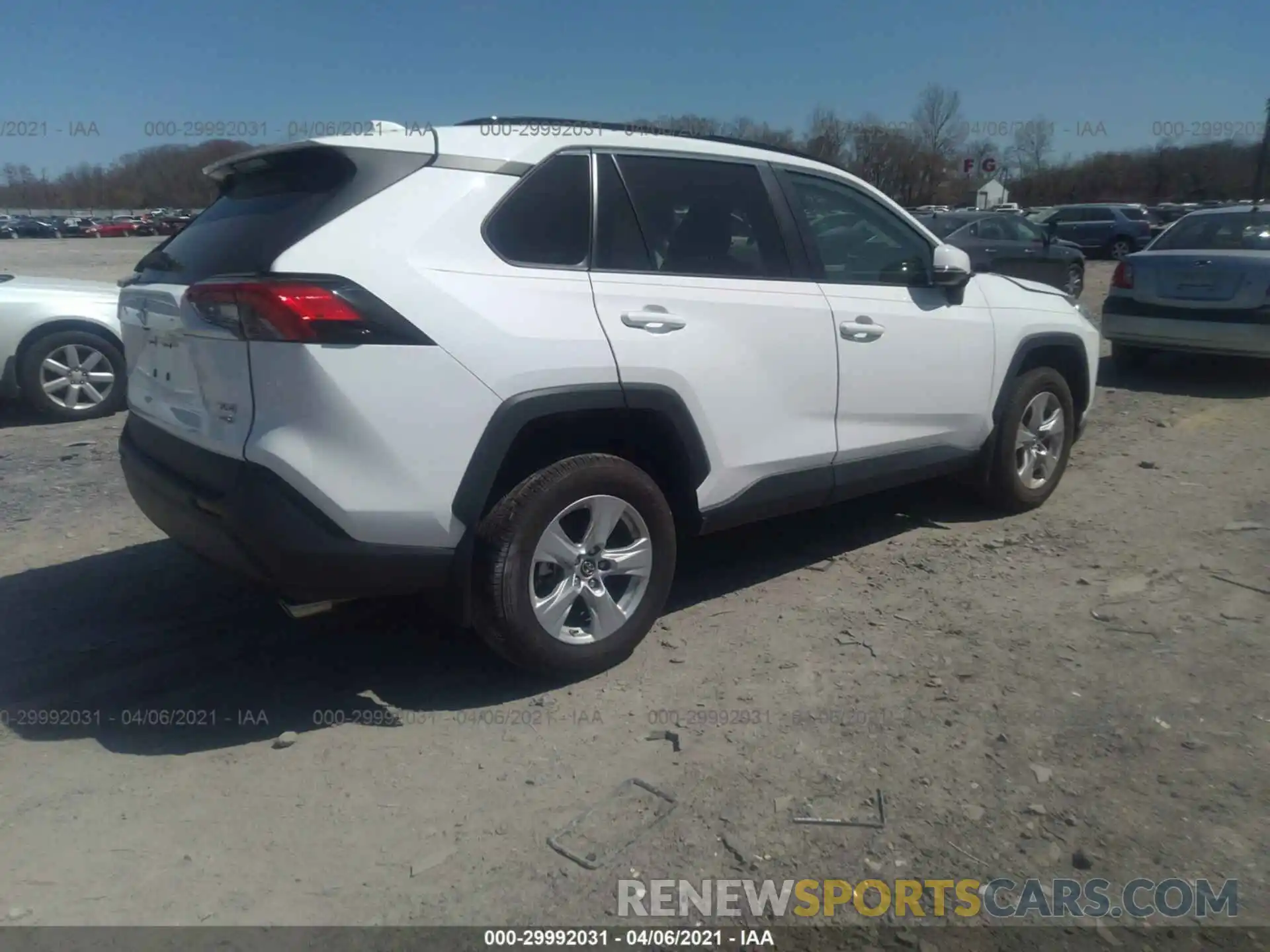 4 Photograph of a damaged car 2T3P1RFV8KW027335 TOYOTA RAV4 2019