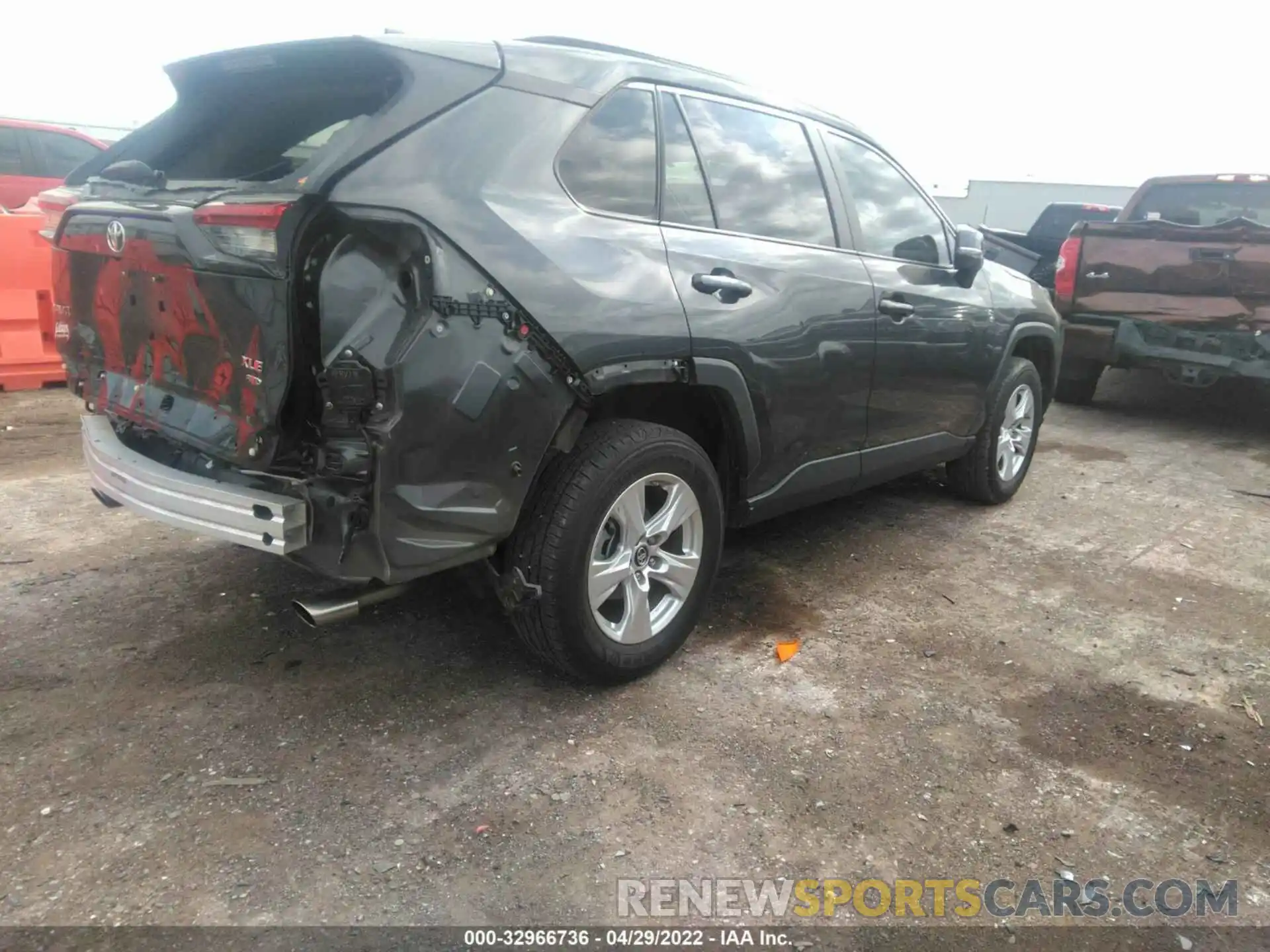 4 Photograph of a damaged car 2T3P1RFV8KW034852 TOYOTA RAV4 2019