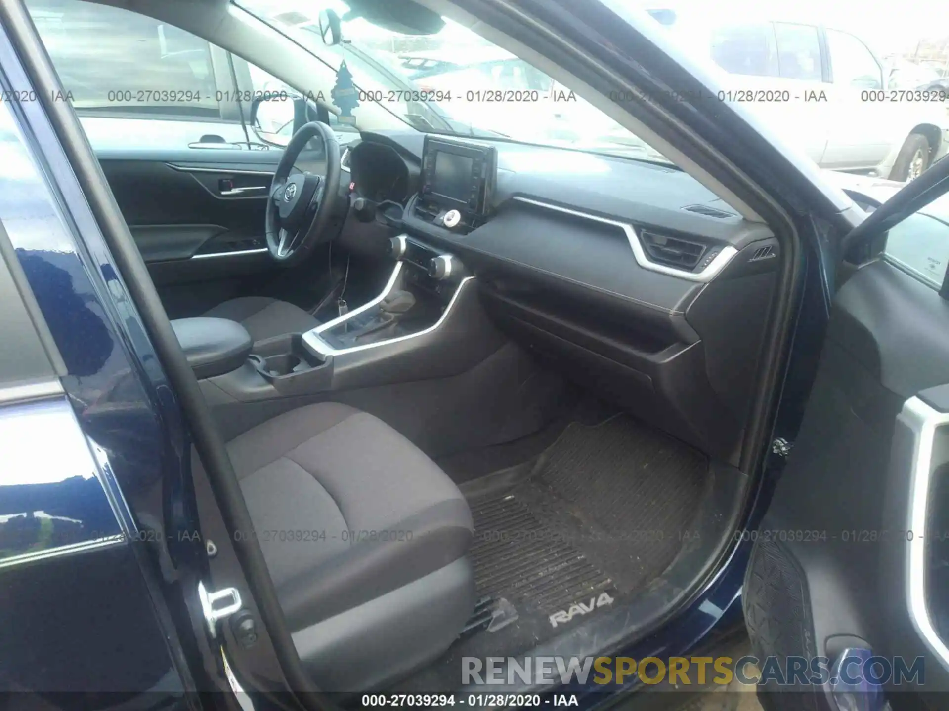 5 Photograph of a damaged car 2T3P1RFV8KW035113 TOYOTA RAV4 2019