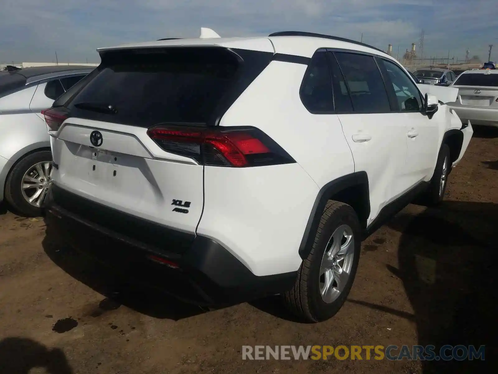 4 Photograph of a damaged car 2T3P1RFV8KW046130 TOYOTA RAV4 2019