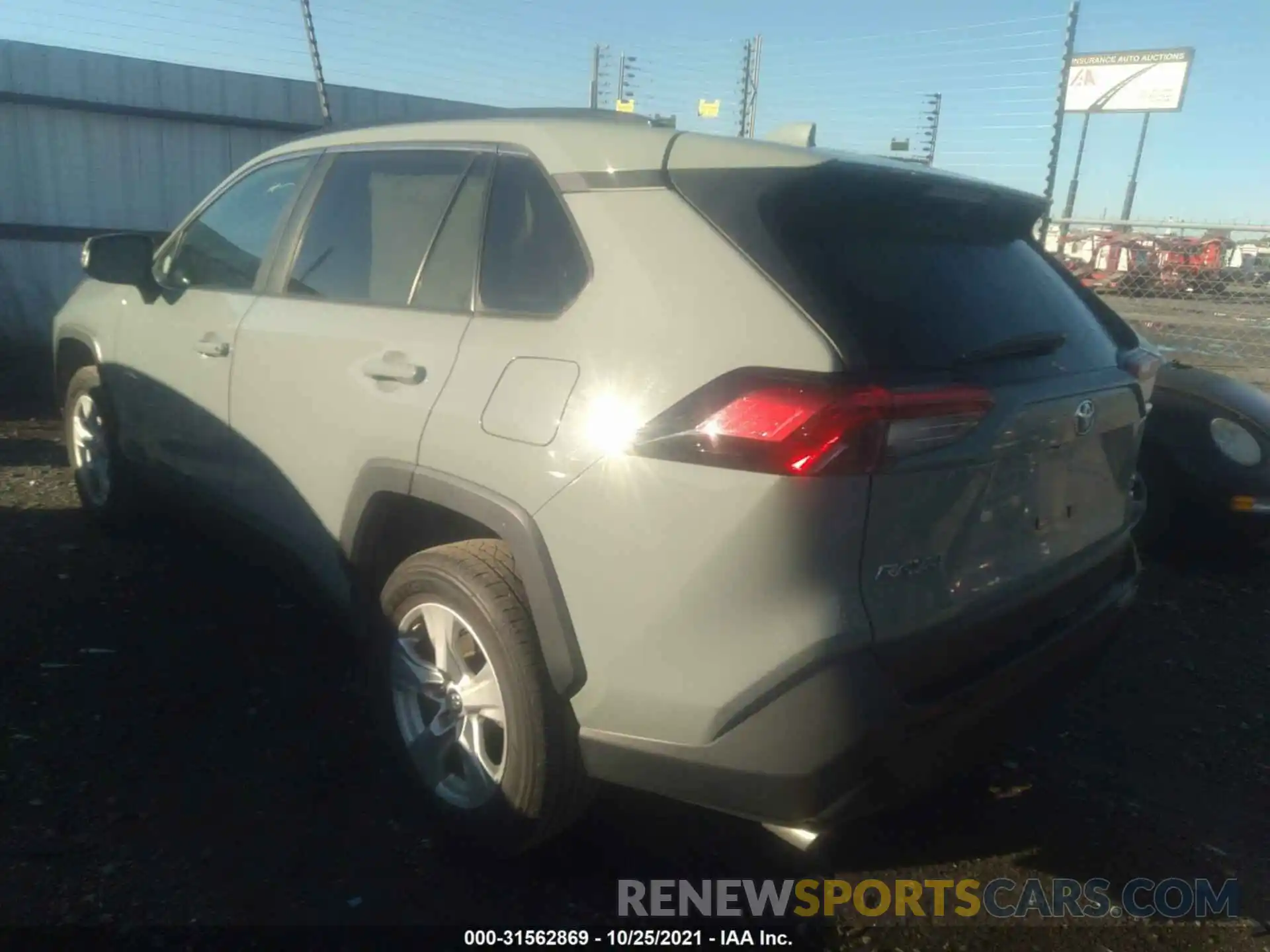 3 Photograph of a damaged car 2T3P1RFV8KW052834 TOYOTA RAV4 2019