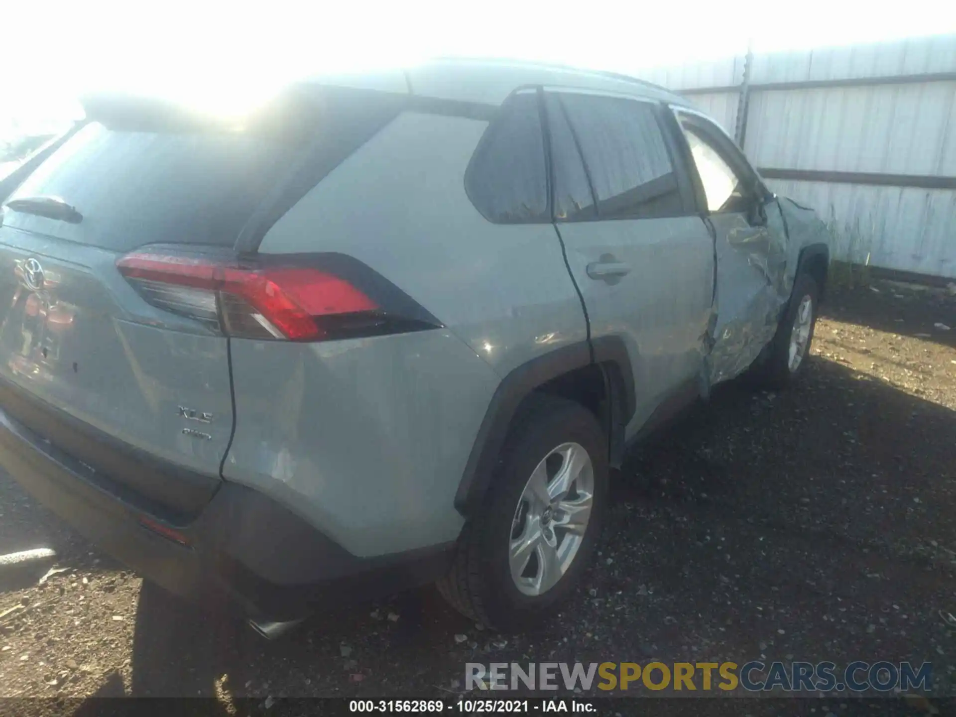 4 Photograph of a damaged car 2T3P1RFV8KW052834 TOYOTA RAV4 2019