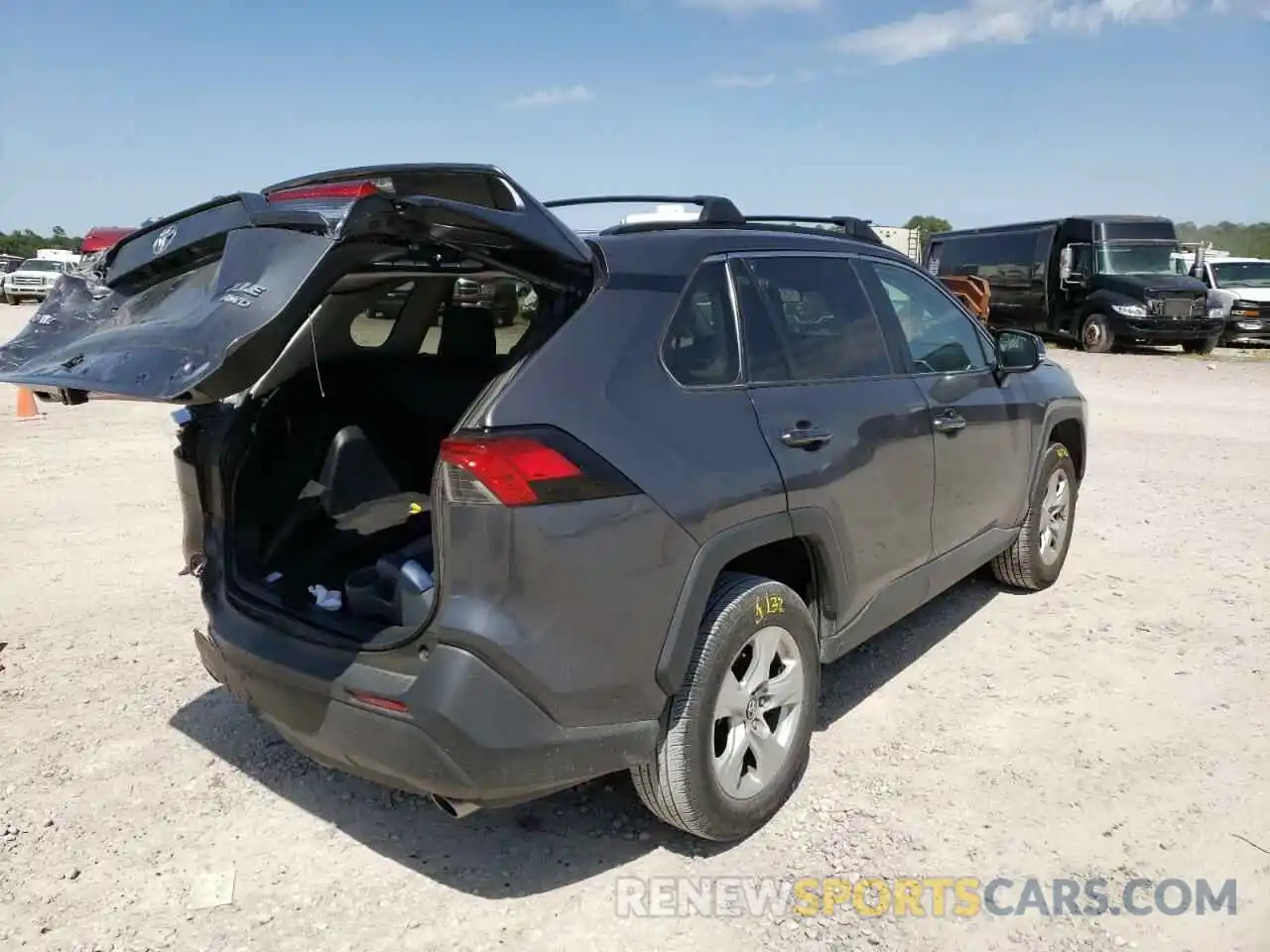 4 Photograph of a damaged car 2T3P1RFV8KW059007 TOYOTA RAV4 2019