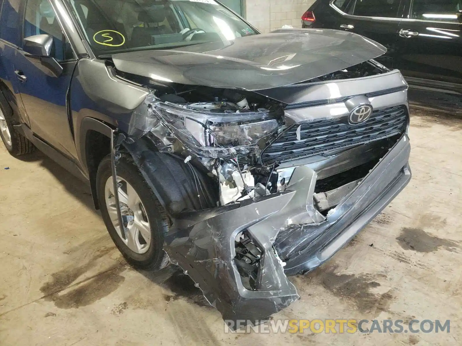9 Photograph of a damaged car 2T3P1RFV8KW078091 TOYOTA RAV4 2019
