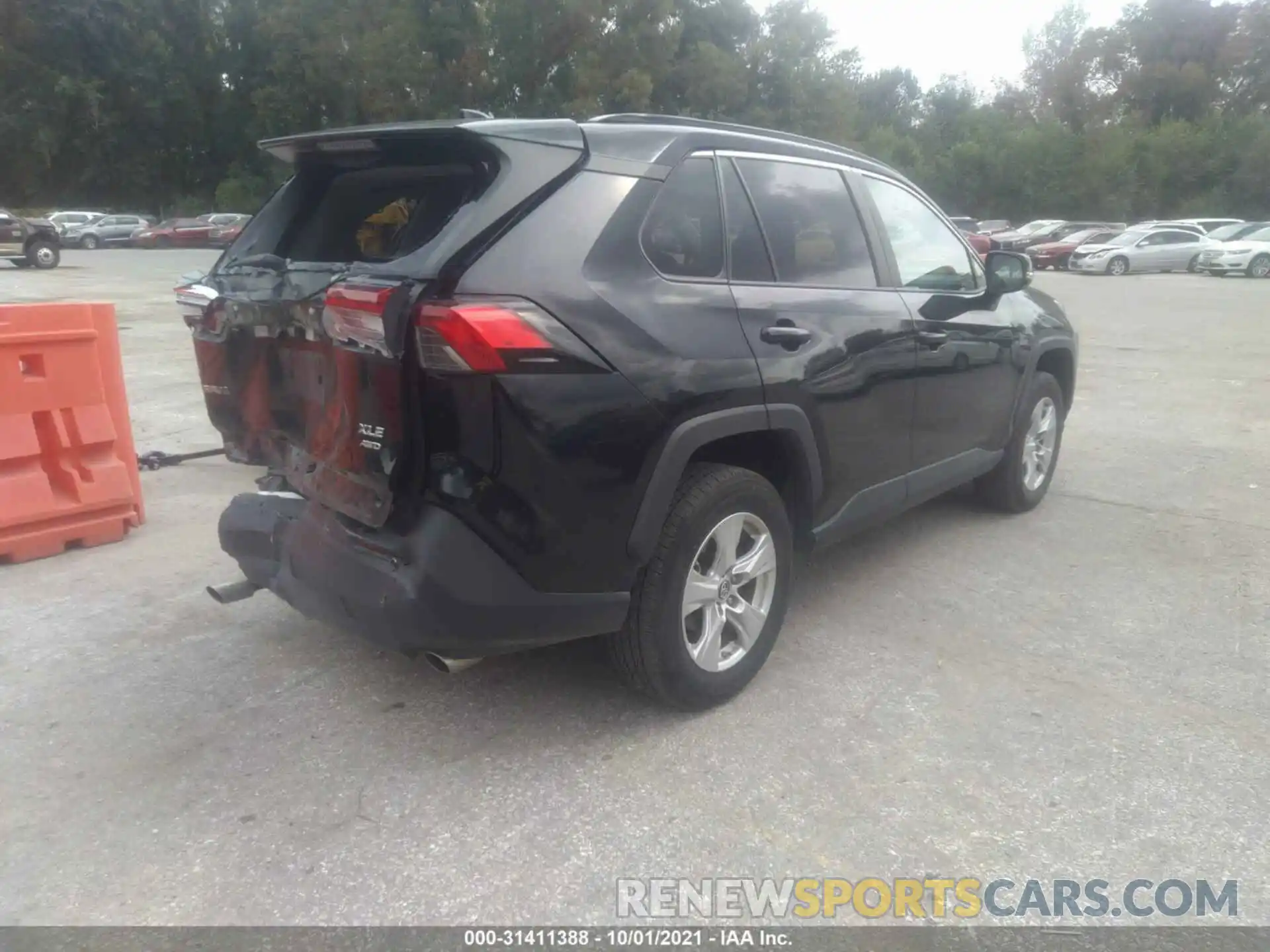 4 Photograph of a damaged car 2T3P1RFV9KC008147 TOYOTA RAV4 2019