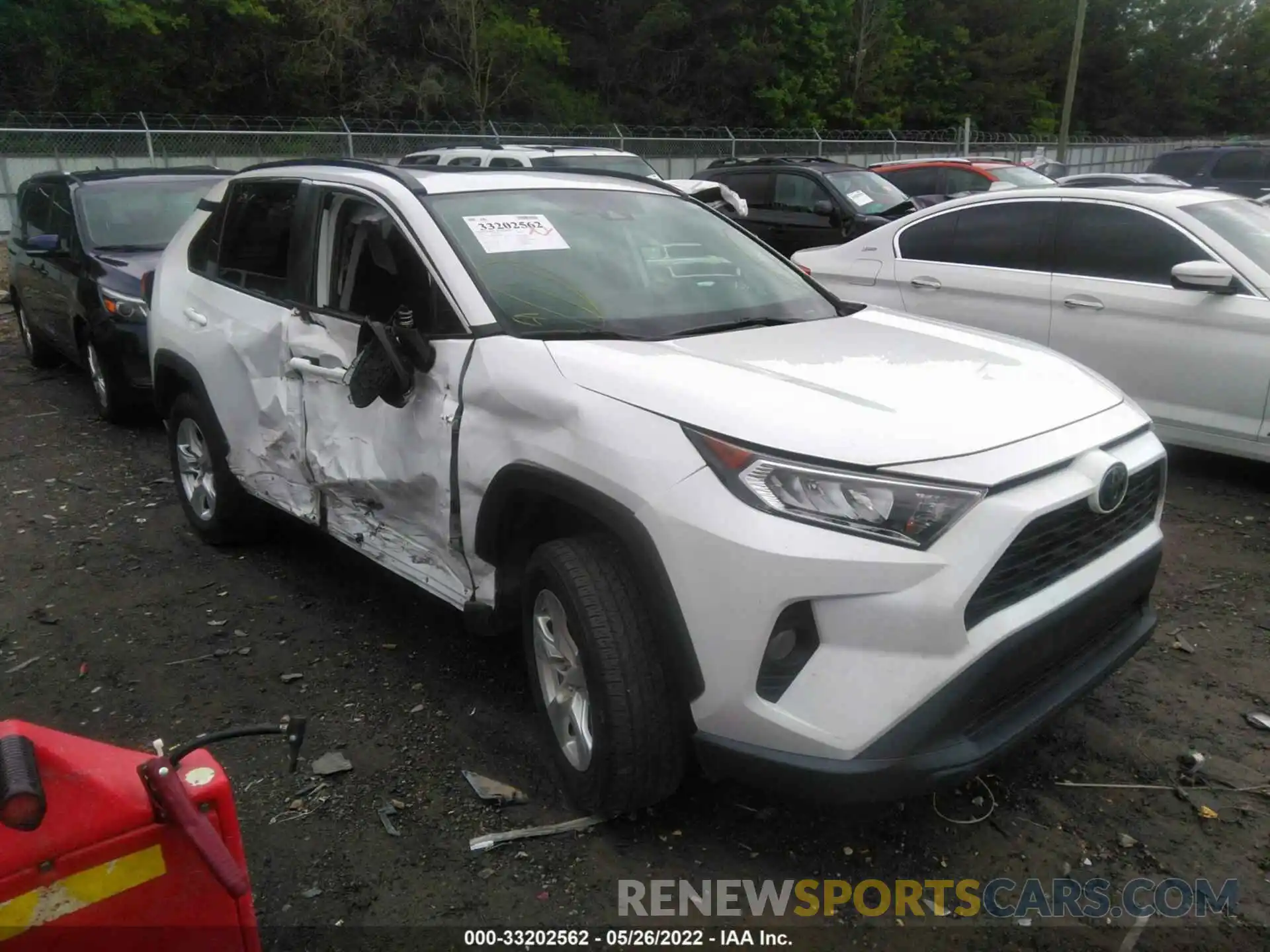 1 Photograph of a damaged car 2T3P1RFV9KC008746 TOYOTA RAV4 2019