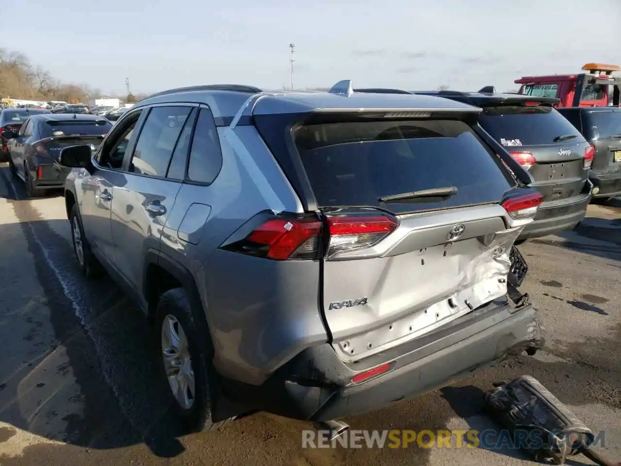 3 Фотография поврежденного автомобиля 2T3P1RFV9KC012635 TOYOTA RAV4 2019