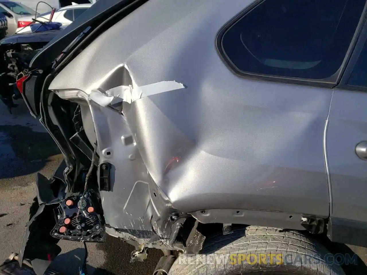 9 Photograph of a damaged car 2T3P1RFV9KC012635 TOYOTA RAV4 2019