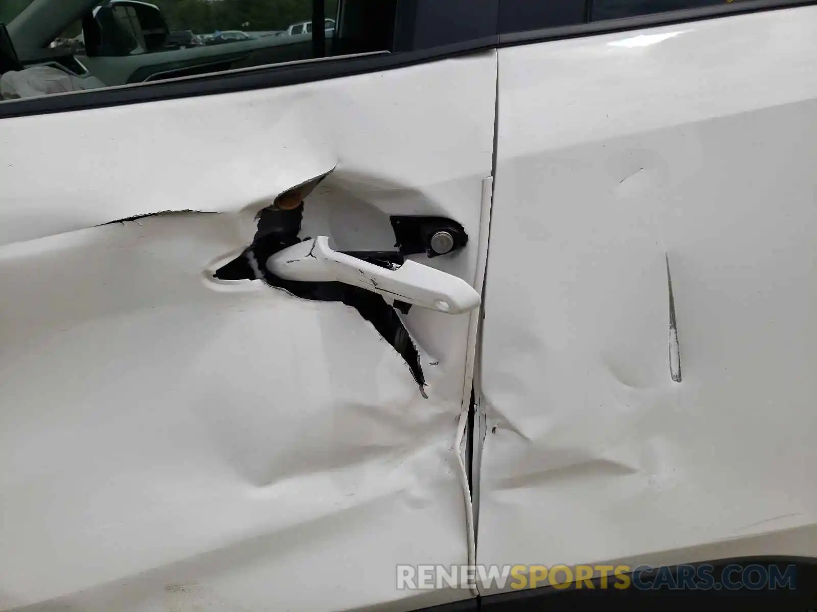 10 Photograph of a damaged car 2T3P1RFV9KC016233 TOYOTA RAV4 2019