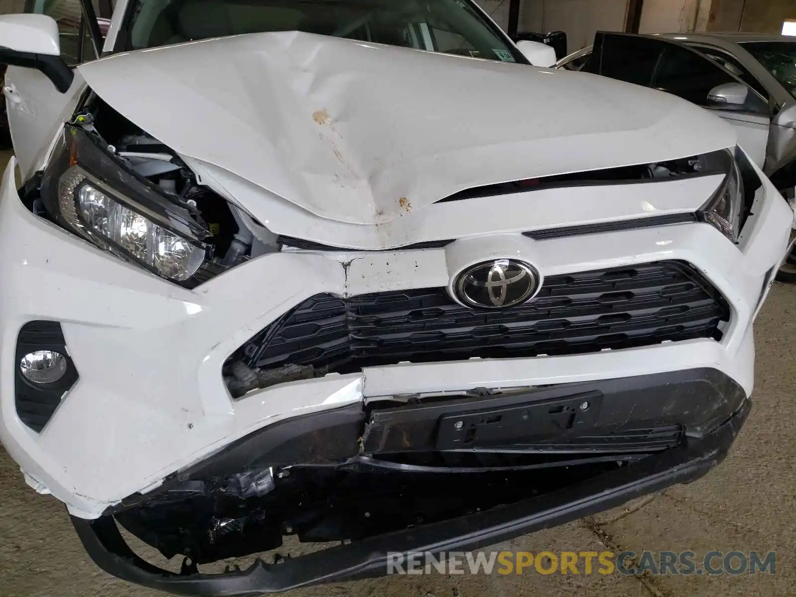 9 Photograph of a damaged car 2T3P1RFV9KC016233 TOYOTA RAV4 2019