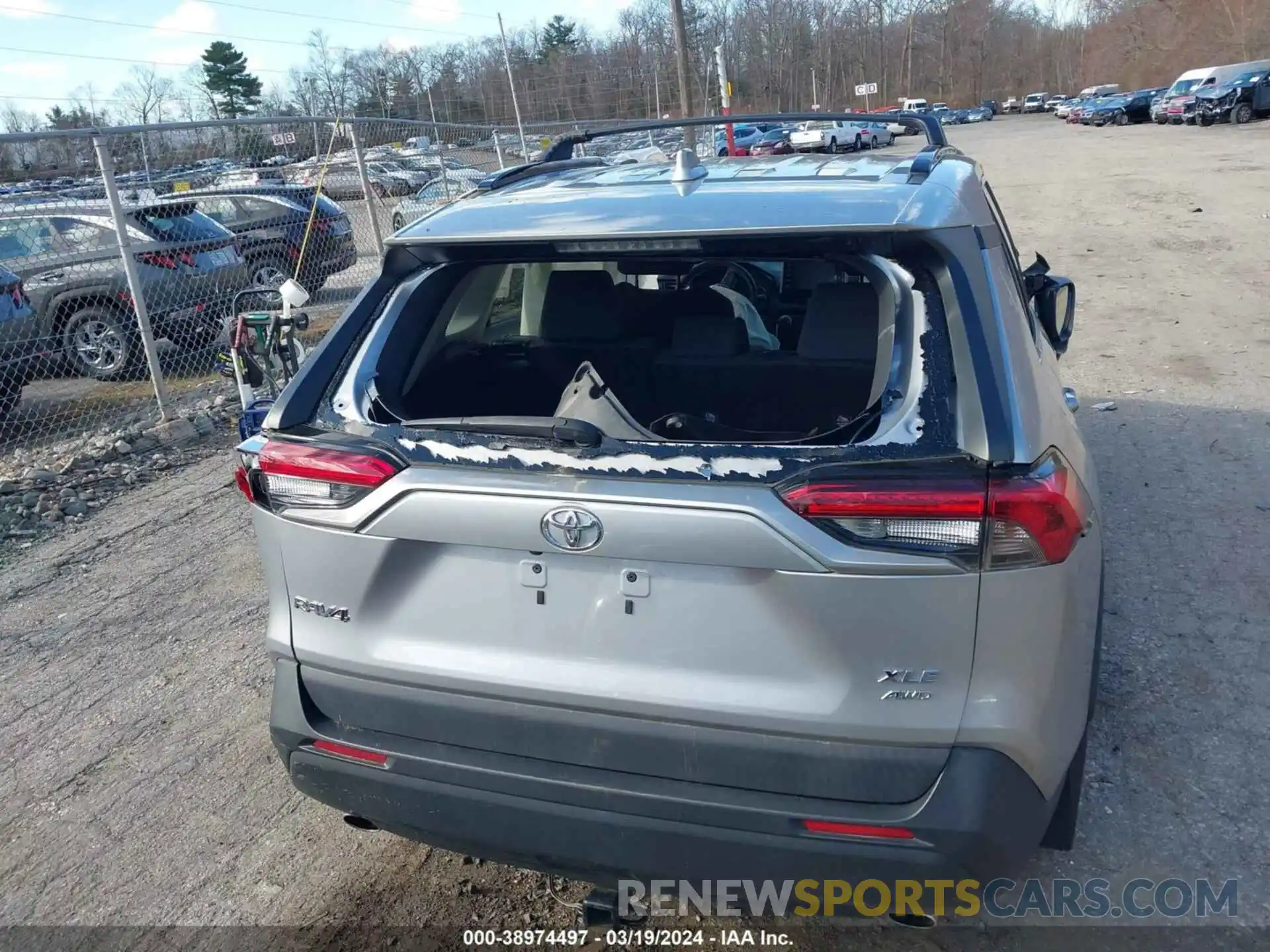 16 Photograph of a damaged car 2T3P1RFV9KC033355 TOYOTA RAV4 2019