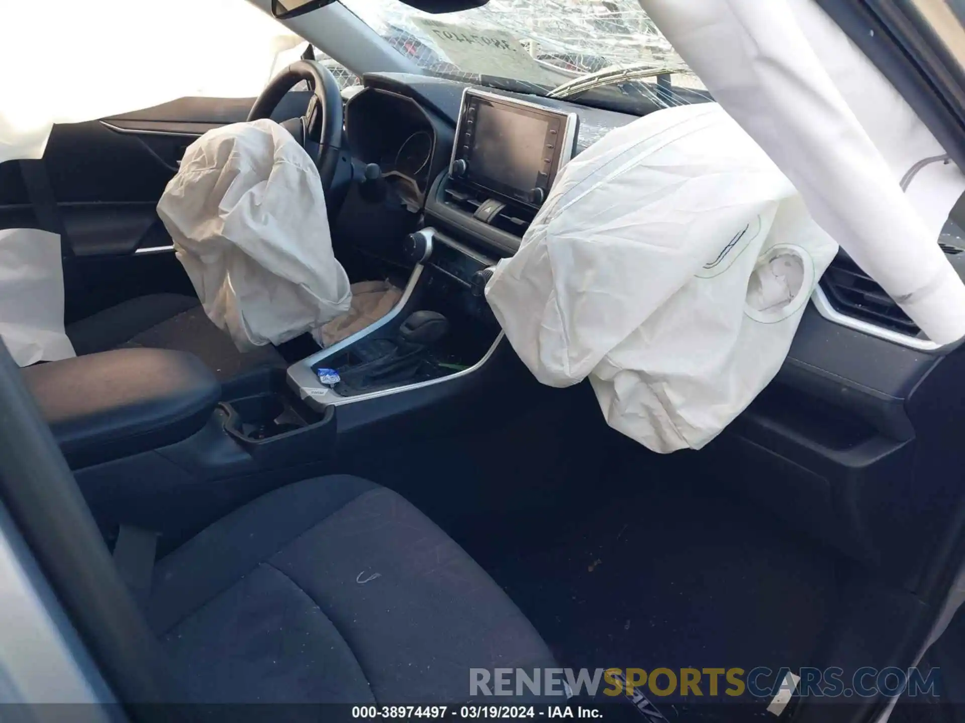 5 Photograph of a damaged car 2T3P1RFV9KC033355 TOYOTA RAV4 2019