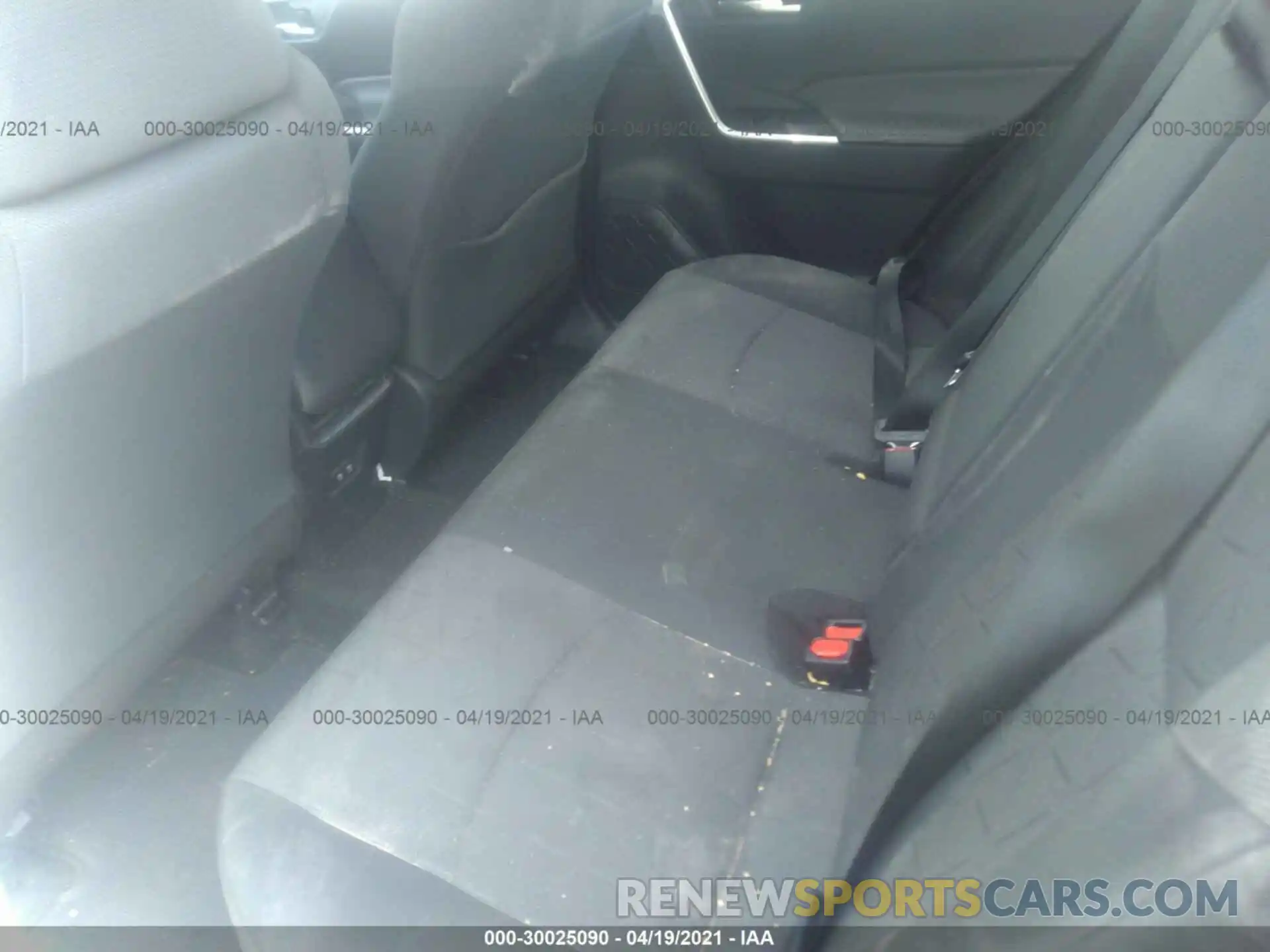 8 Photograph of a damaged car 2T3P1RFV9KC034943 TOYOTA RAV4 2019