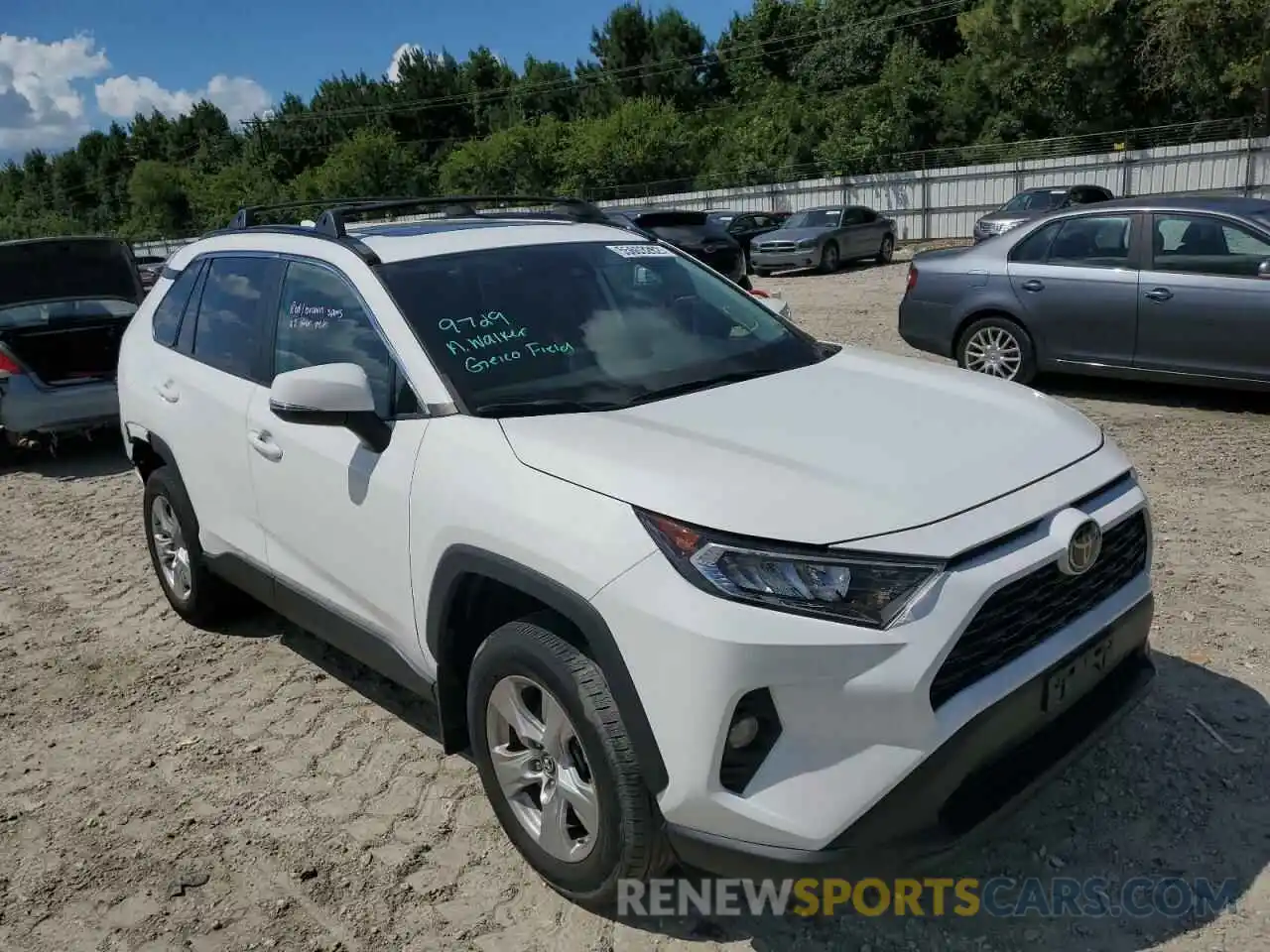 1 Фотография поврежденного автомобиля 2T3P1RFV9KC035610 TOYOTA RAV4 2019